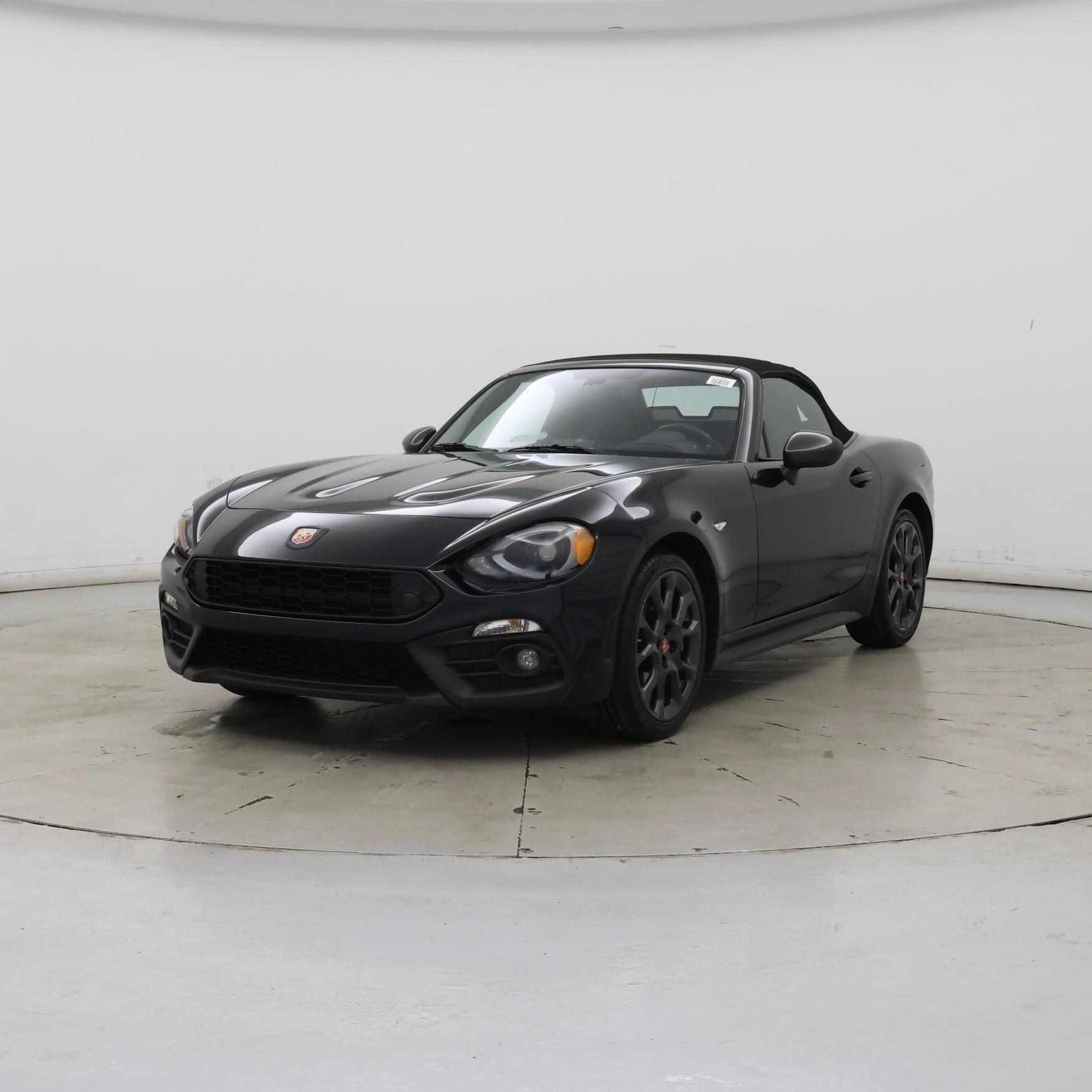 Thumbnail: 2017 Fiat 124 Spider - 4