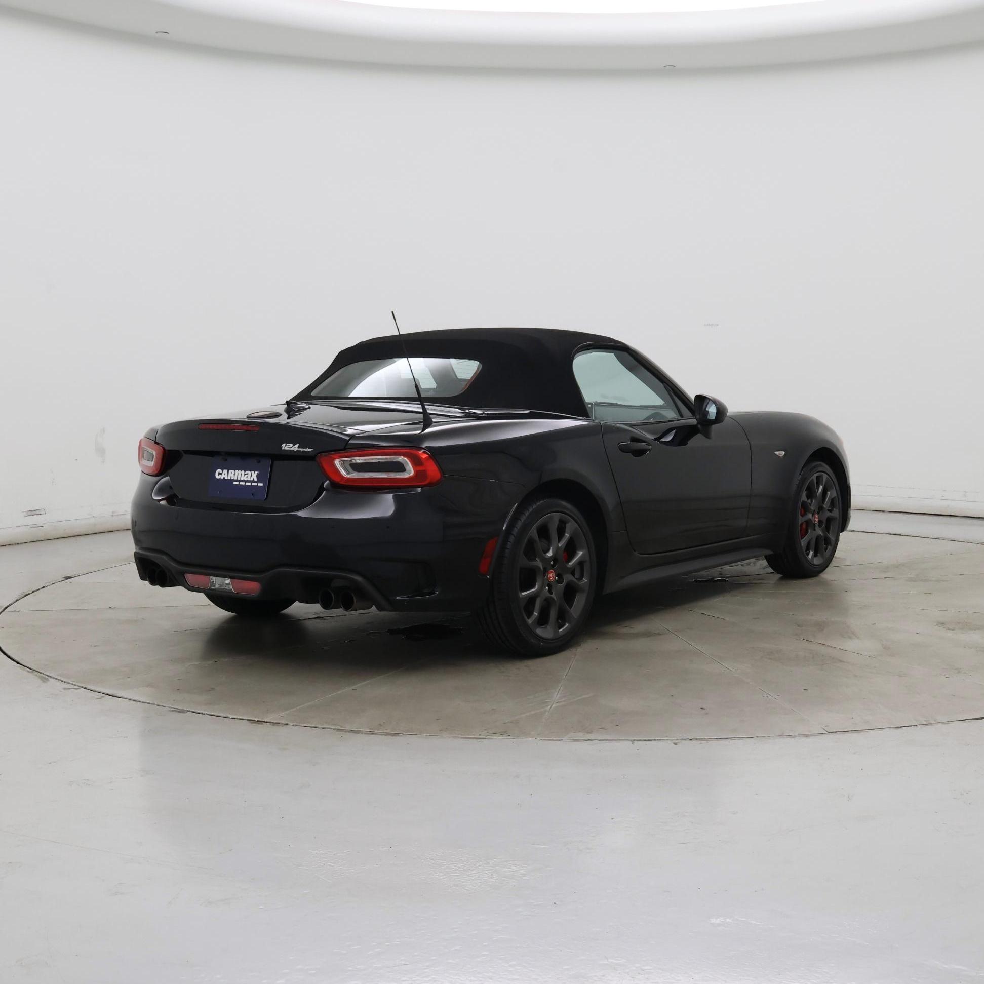 Thumbnail: 2017 Fiat 124 Spider - 8