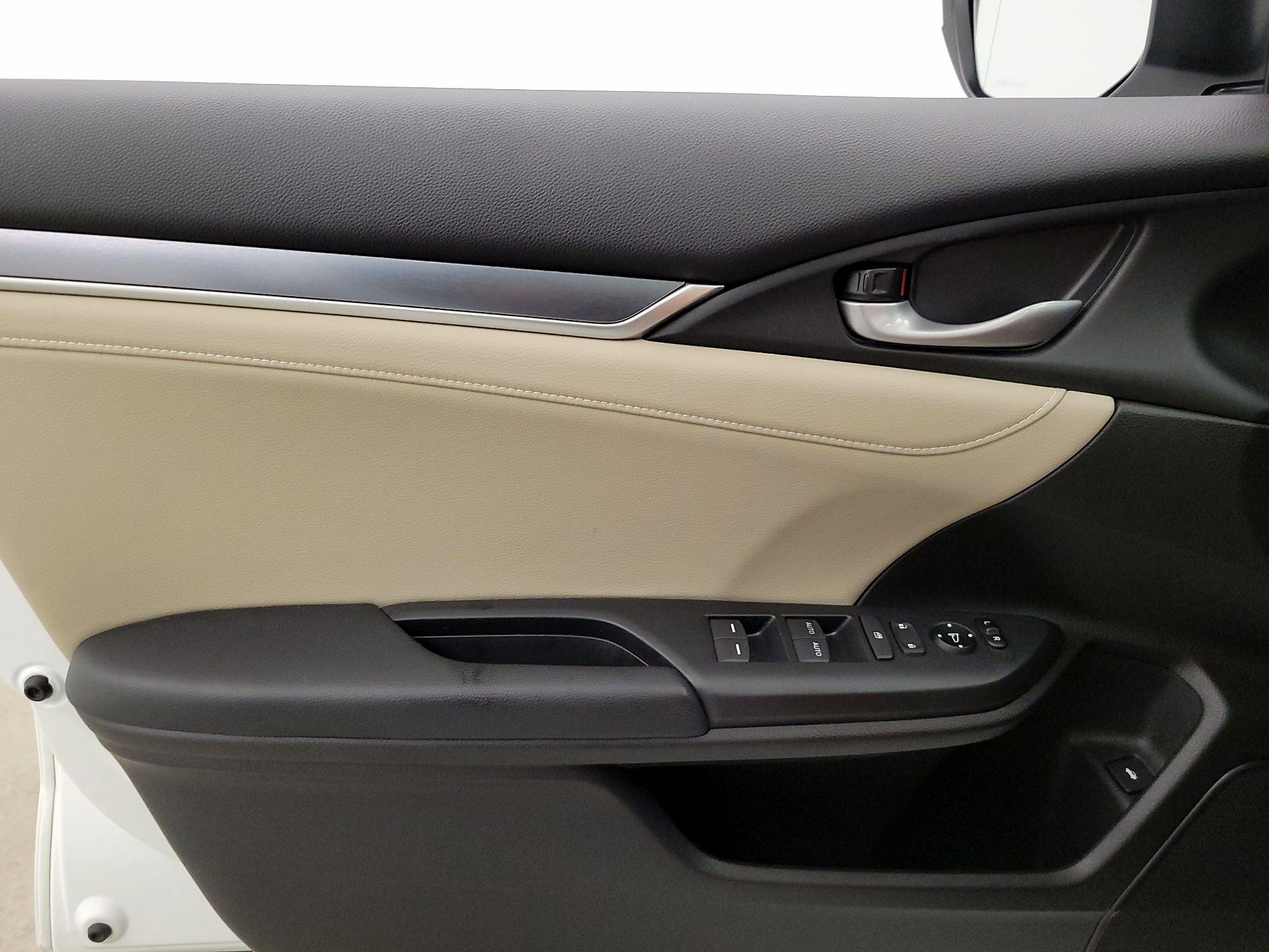 Thumbnail: 2016 Honda Civic - 12