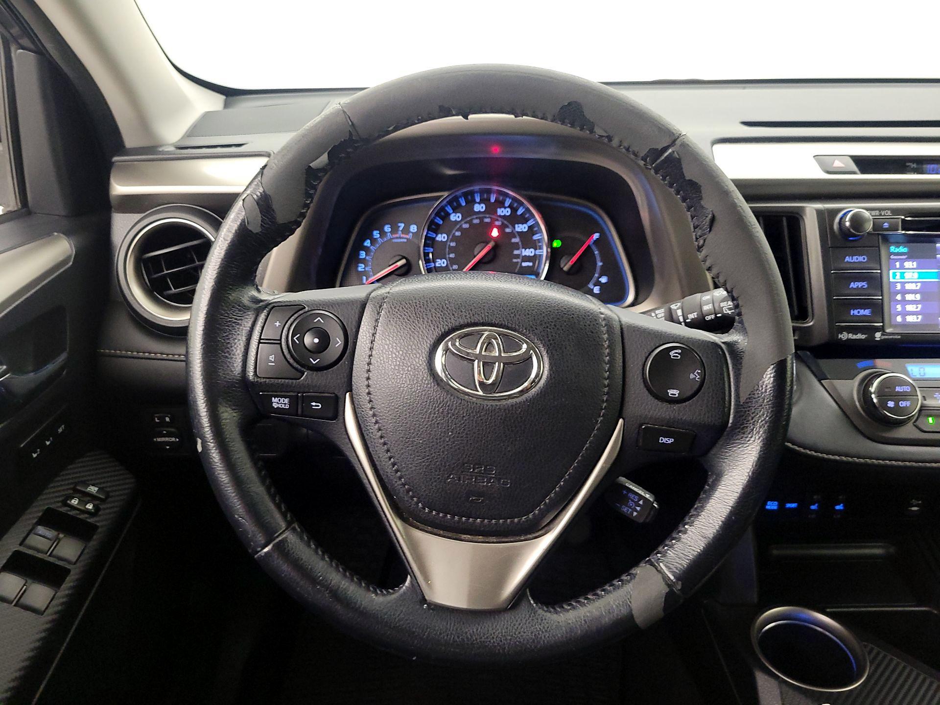 Thumbnail: 2015 Toyota RAV4 - 10