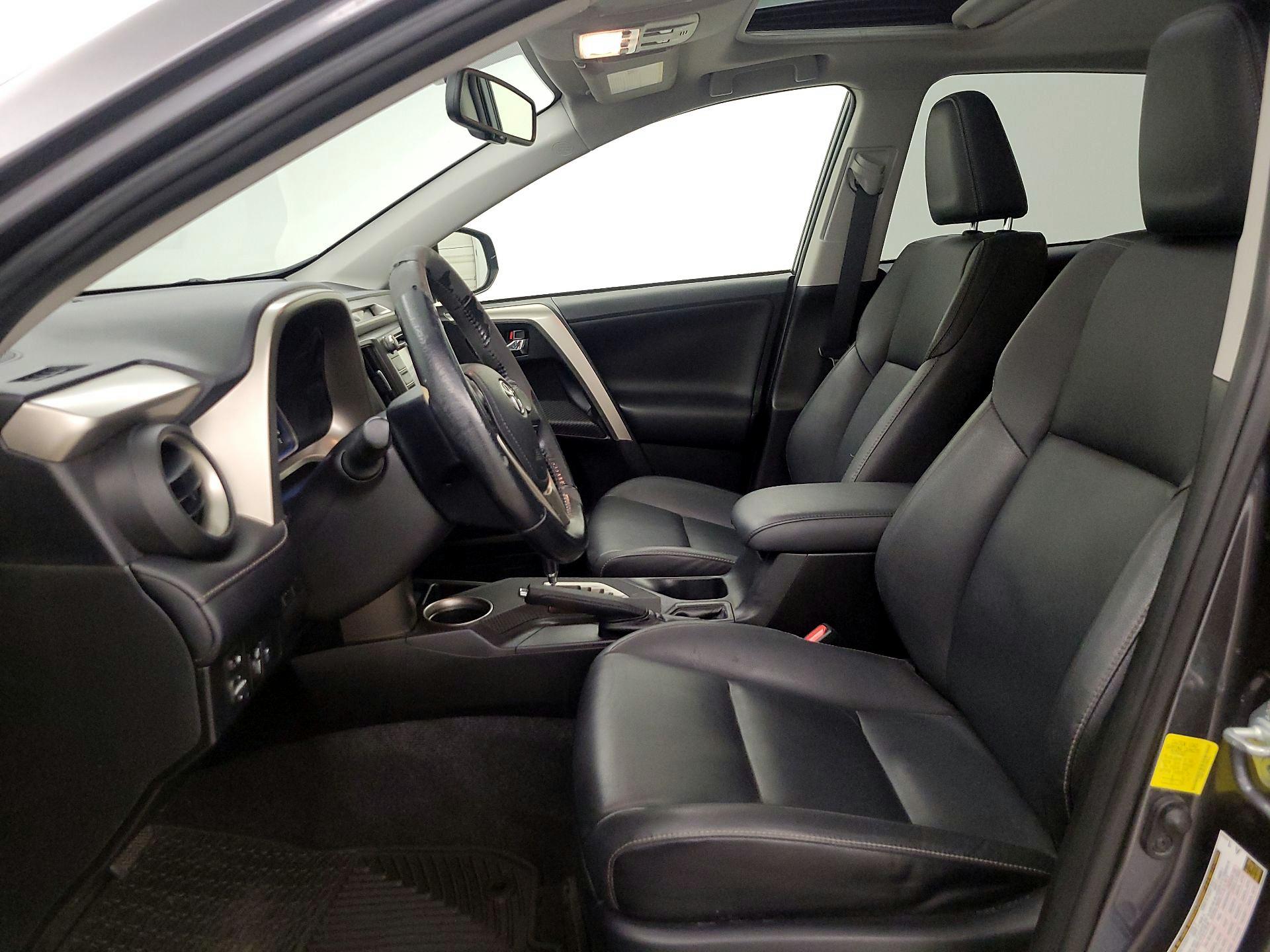 Thumbnail: 2015 Toyota RAV4 - 11
