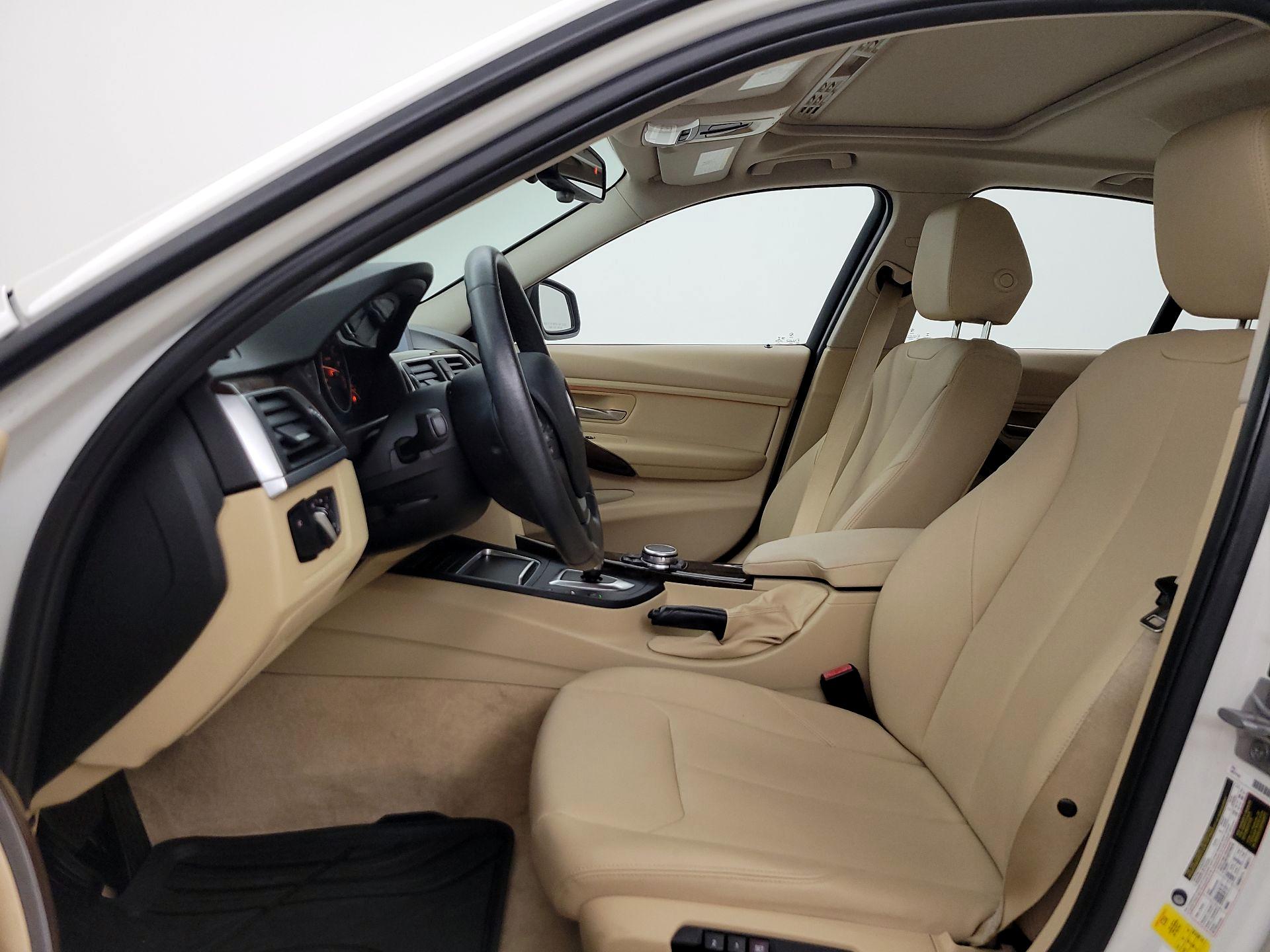 Thumbnail: 2016 BMW 3 Series - 11
