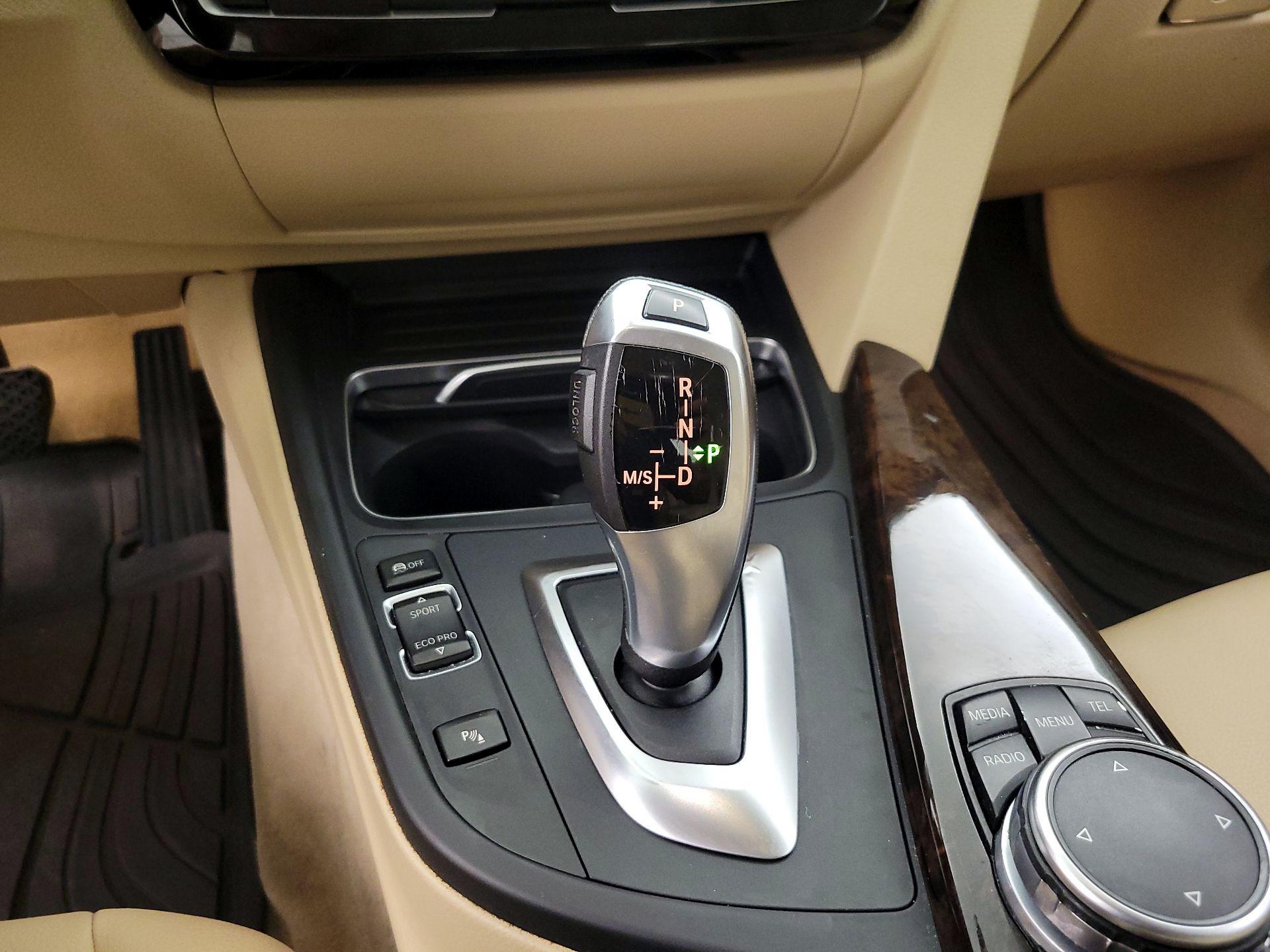 Thumbnail: 2016 BMW 3 Series - 18