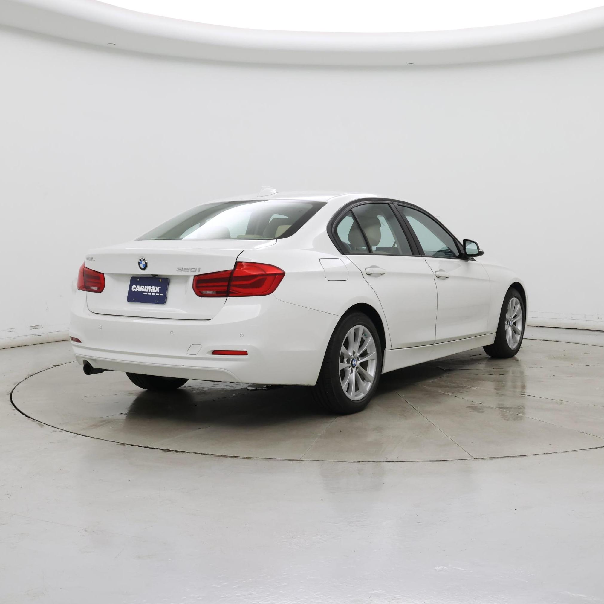 Thumbnail: 2016 BMW 3 Series - 8