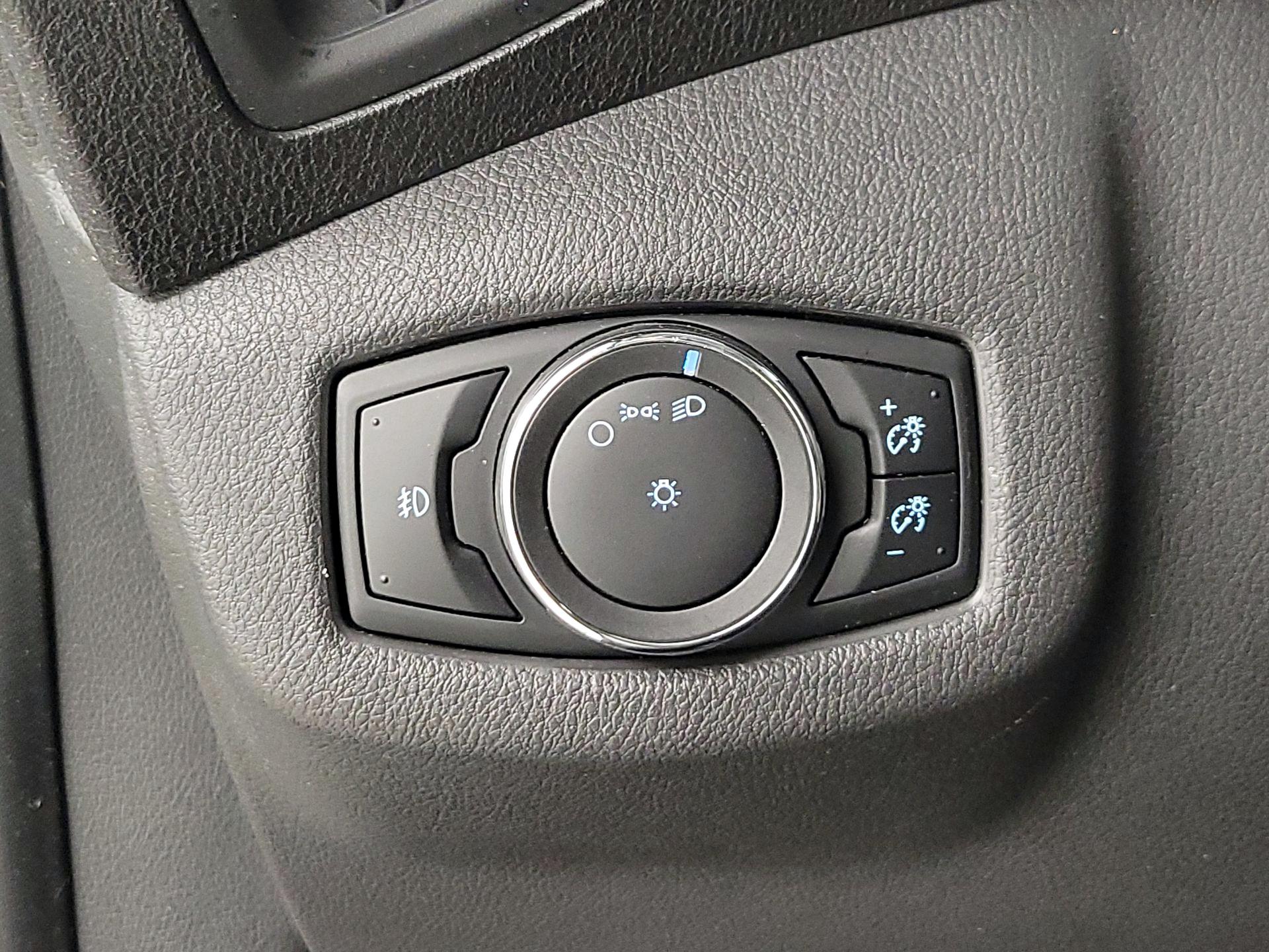 Thumbnail: 2016 Ford Transit Series - 13
