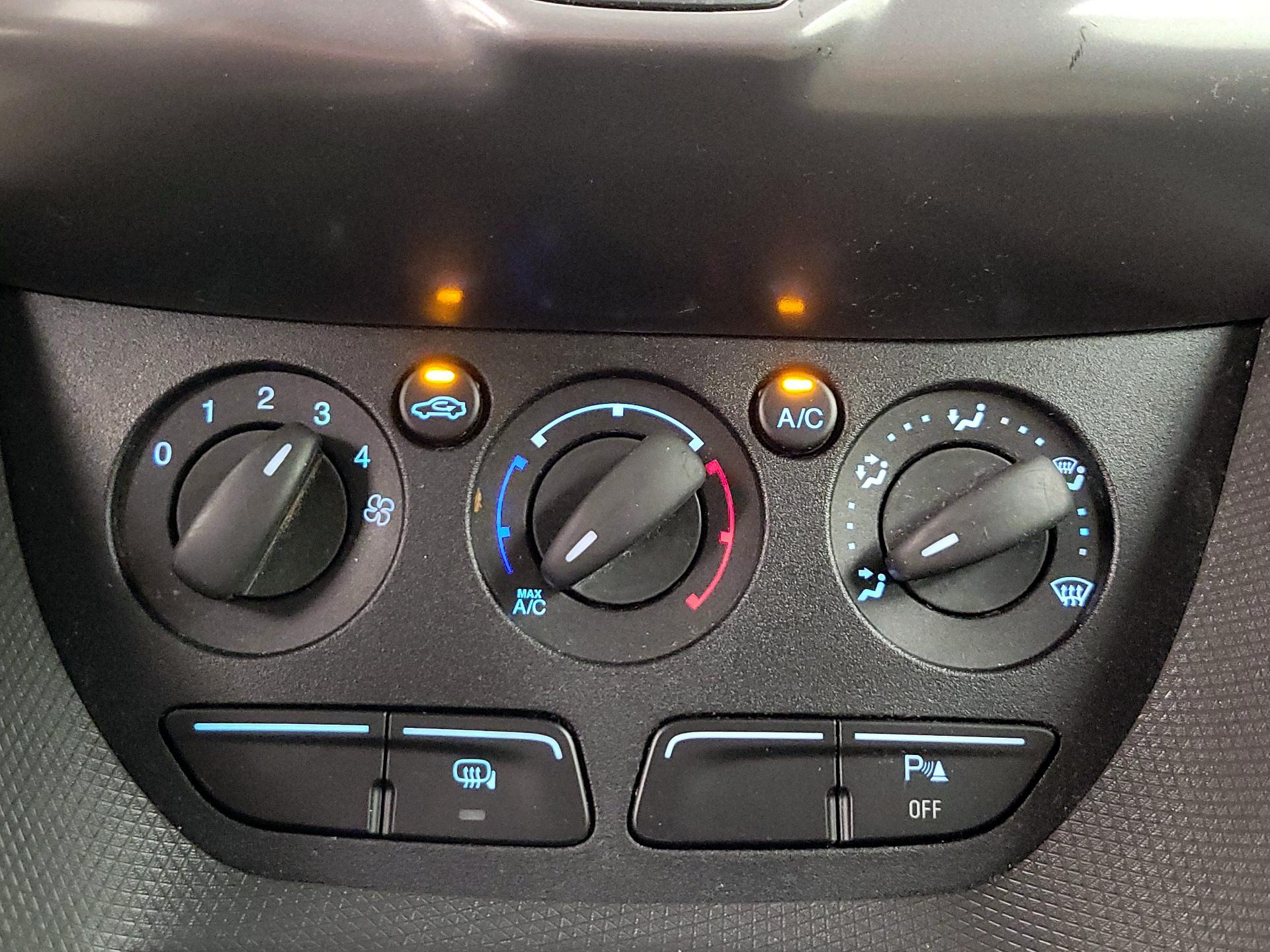 Thumbnail: 2016 Ford Transit Series - 16