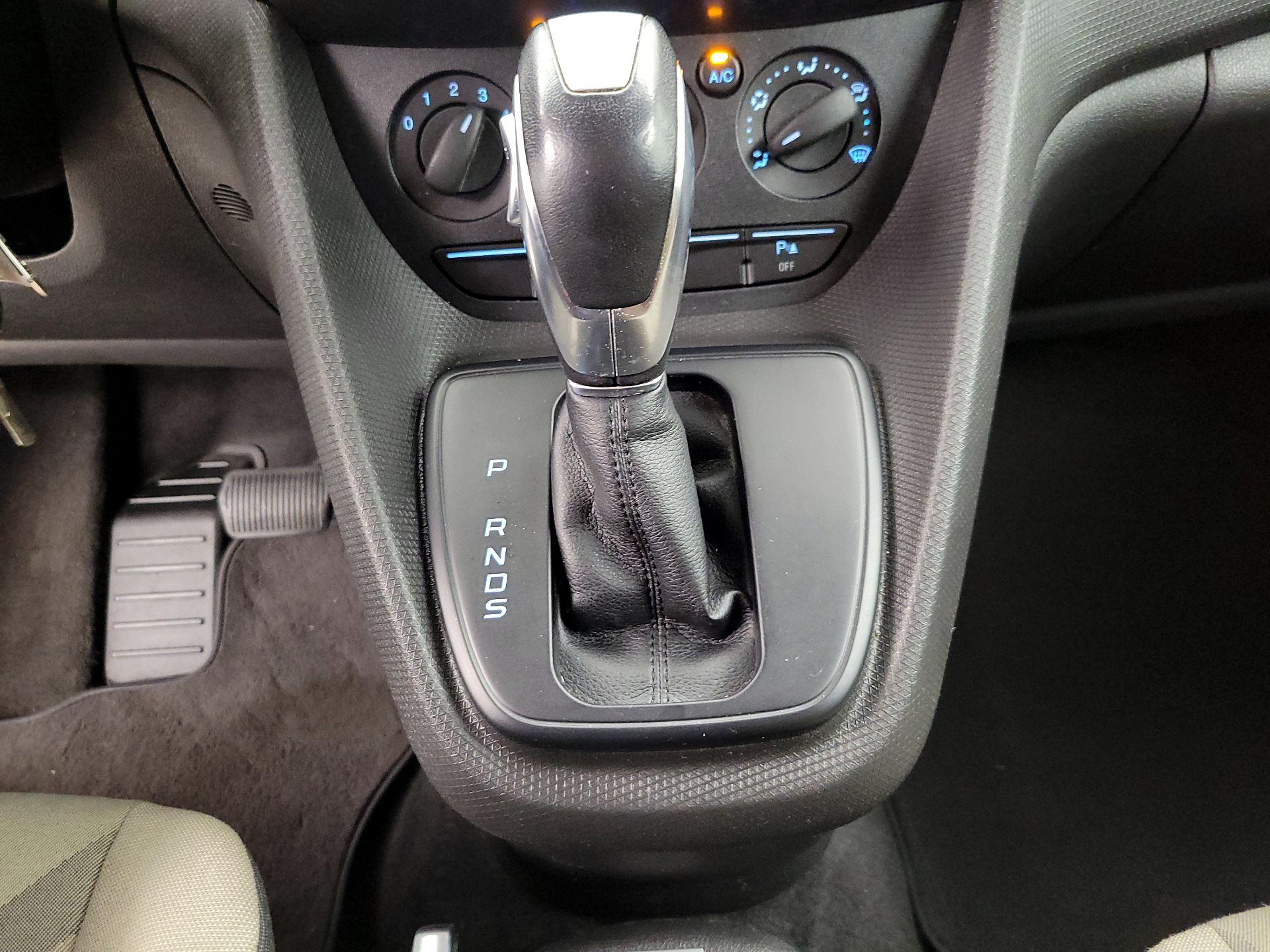 Thumbnail: 2016 Ford Transit Series - 17
