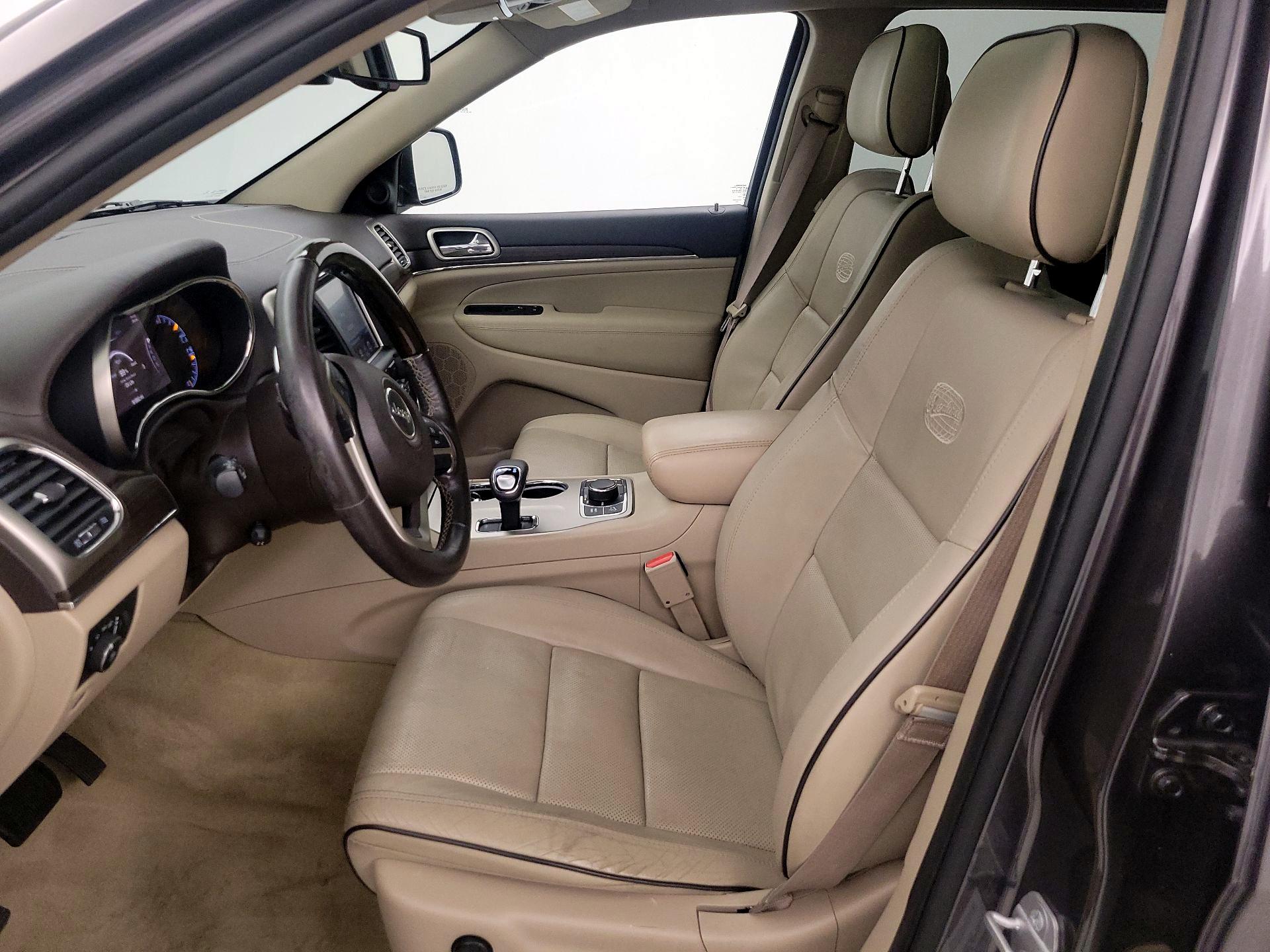 Thumbnail: 2015 Jeep Grand Cherokee - 11