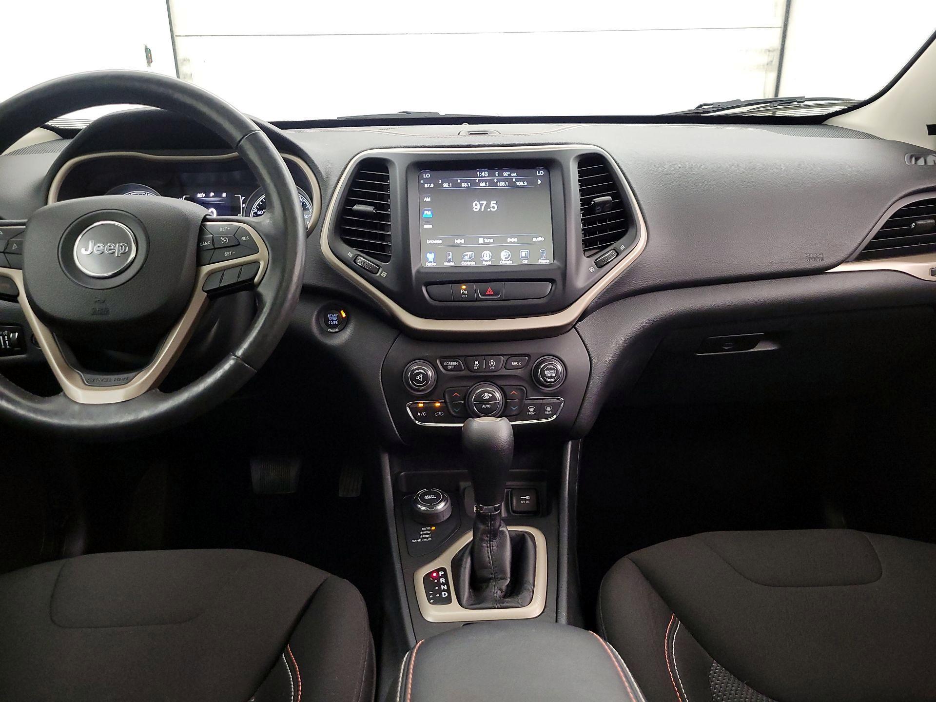 Thumbnail: 2016 Jeep Cherokee - 9