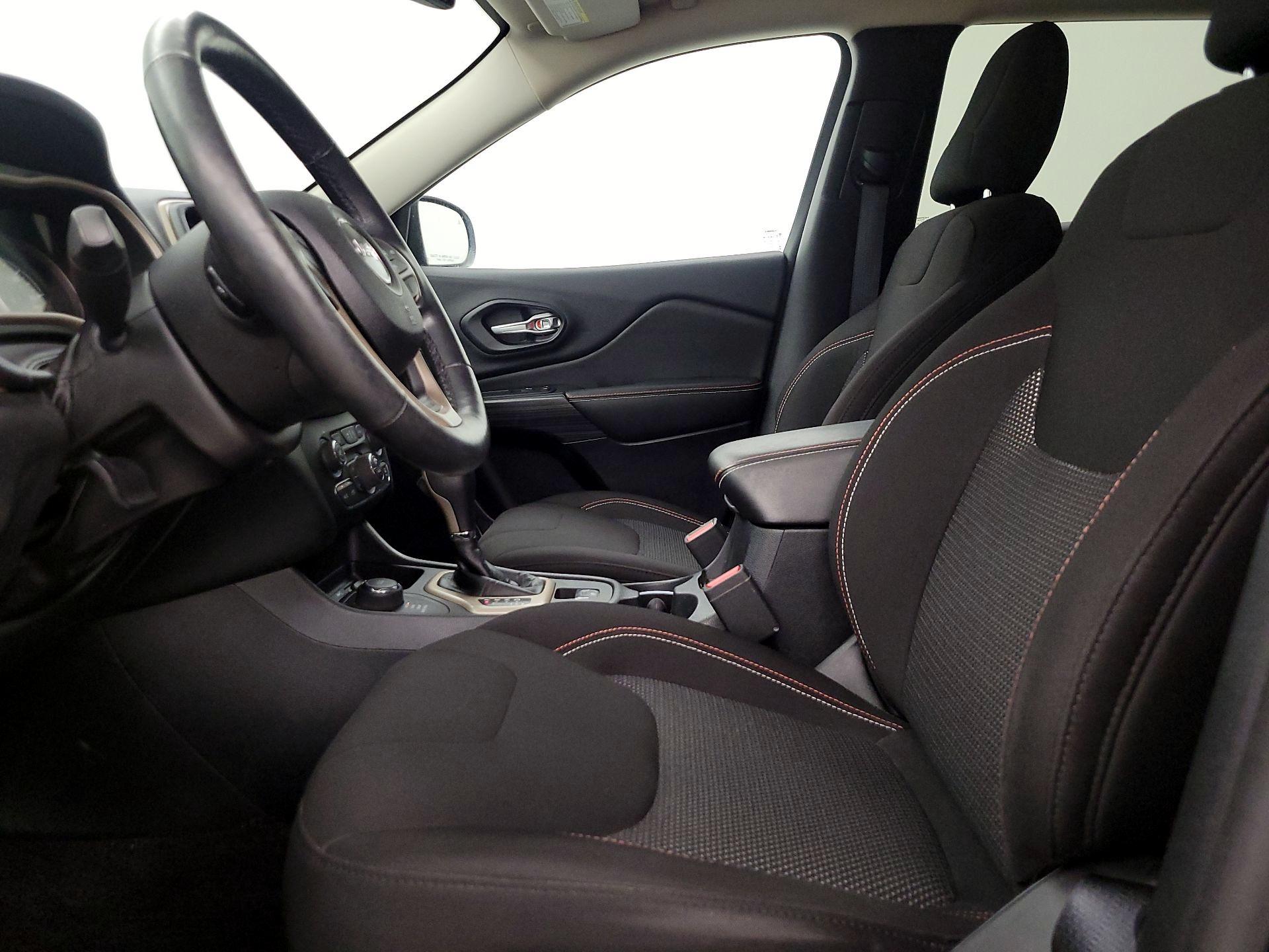 Thumbnail: 2016 Jeep Cherokee - 11