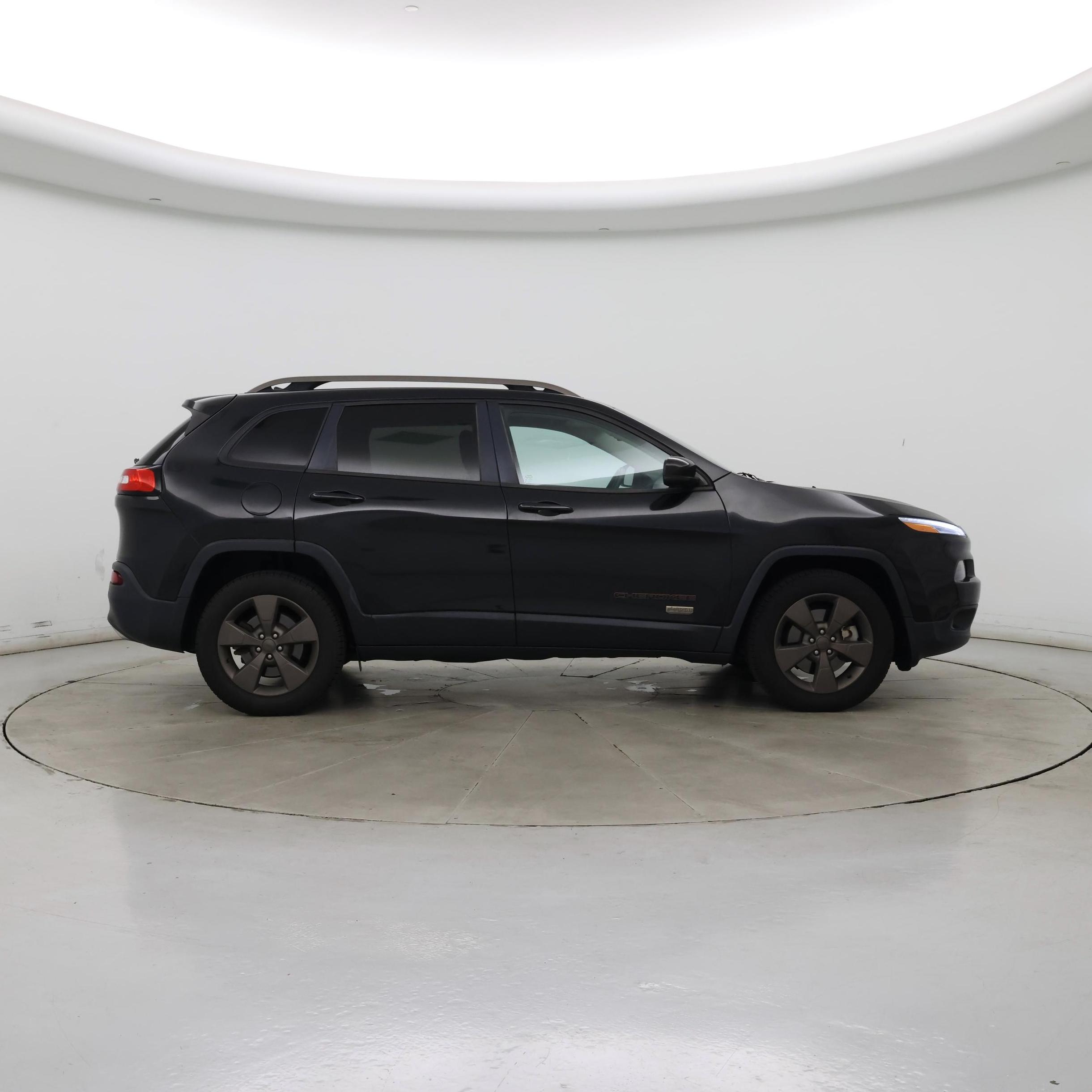 Thumbnail: 2016 Jeep Cherokee - 7