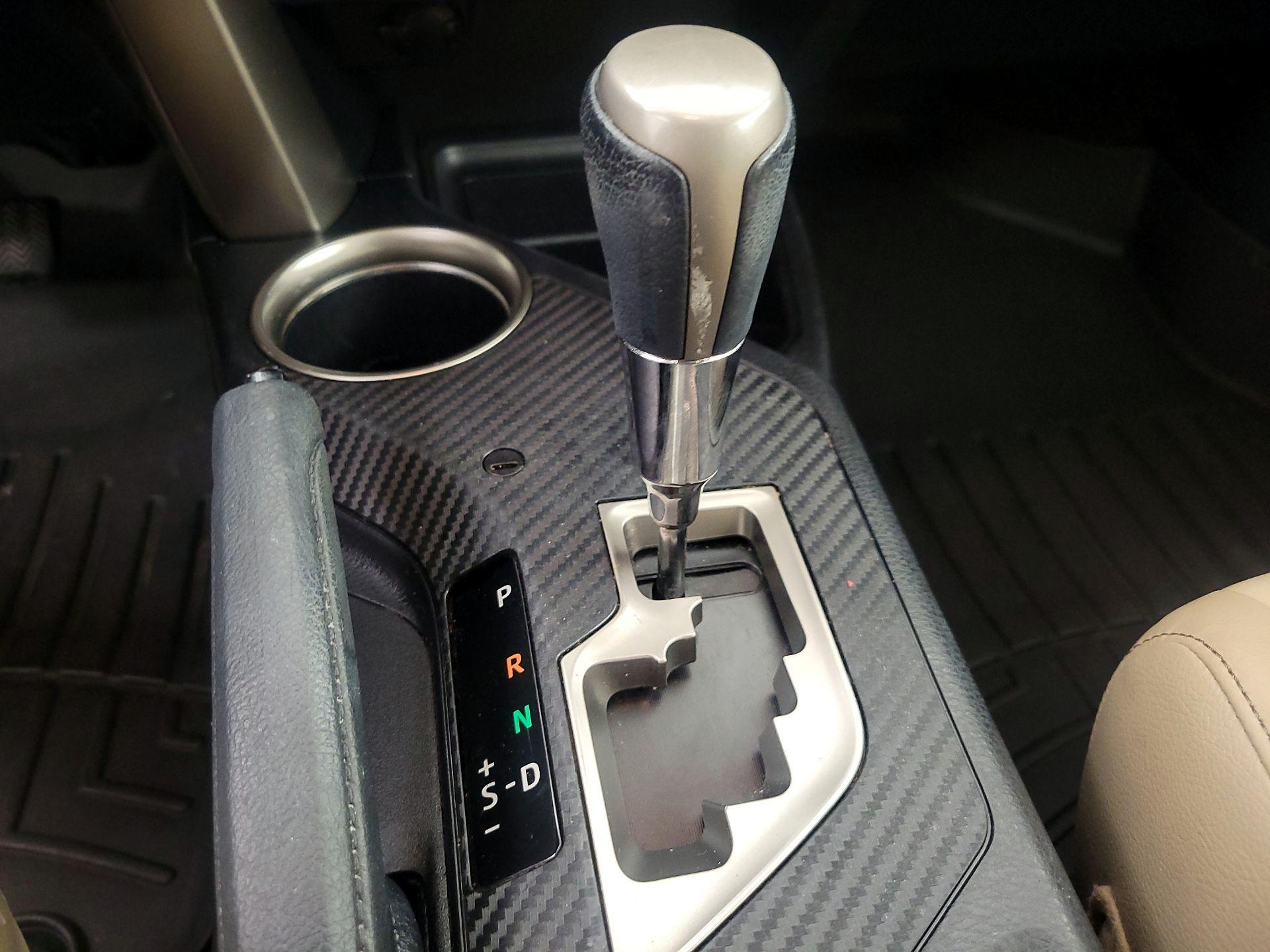 Thumbnail: 2014 Toyota RAV4 - 17