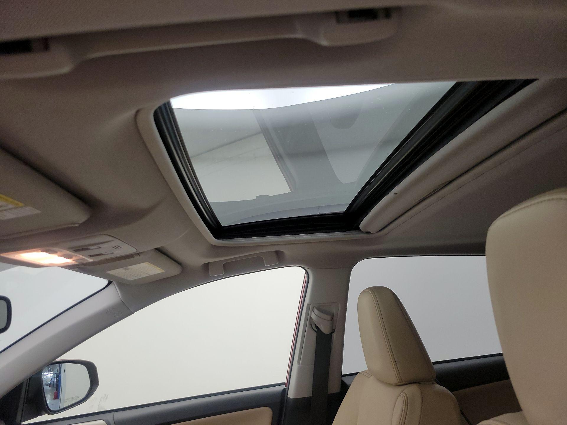 Thumbnail: 2014 Toyota RAV4 - 19