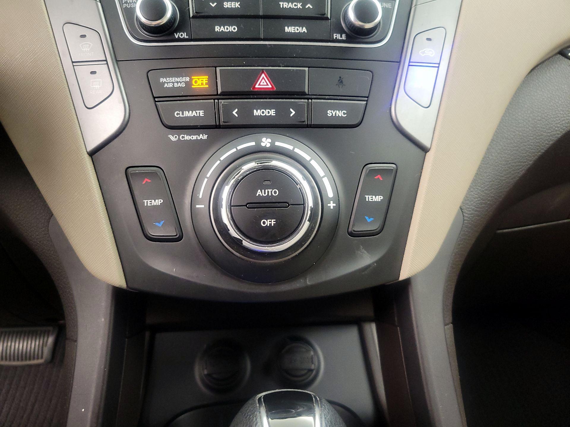 Thumbnail: 2017 Hyundai Santa Fe - 16