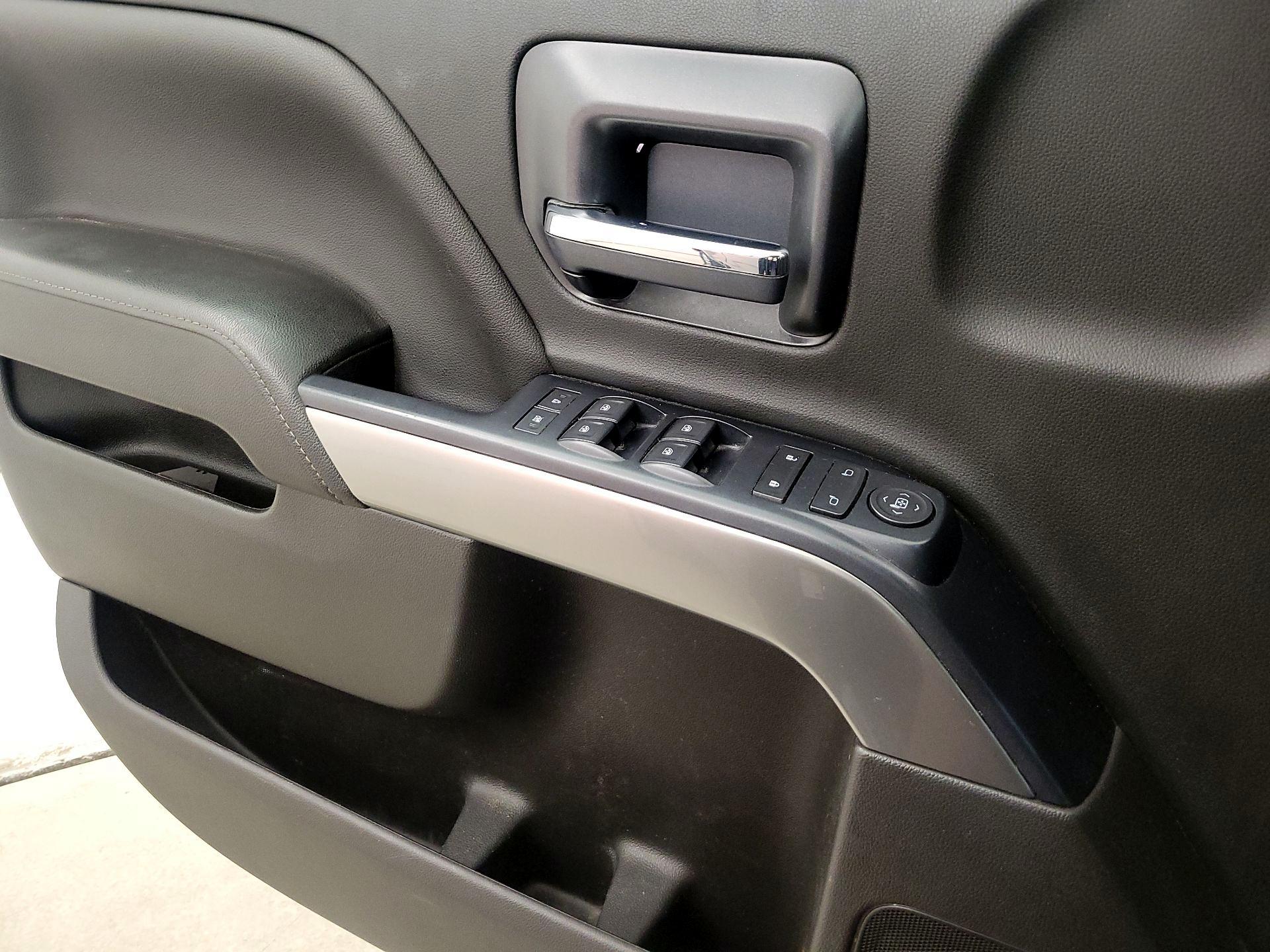 Thumbnail: 2018 Chevrolet Silverado 1500 - 12