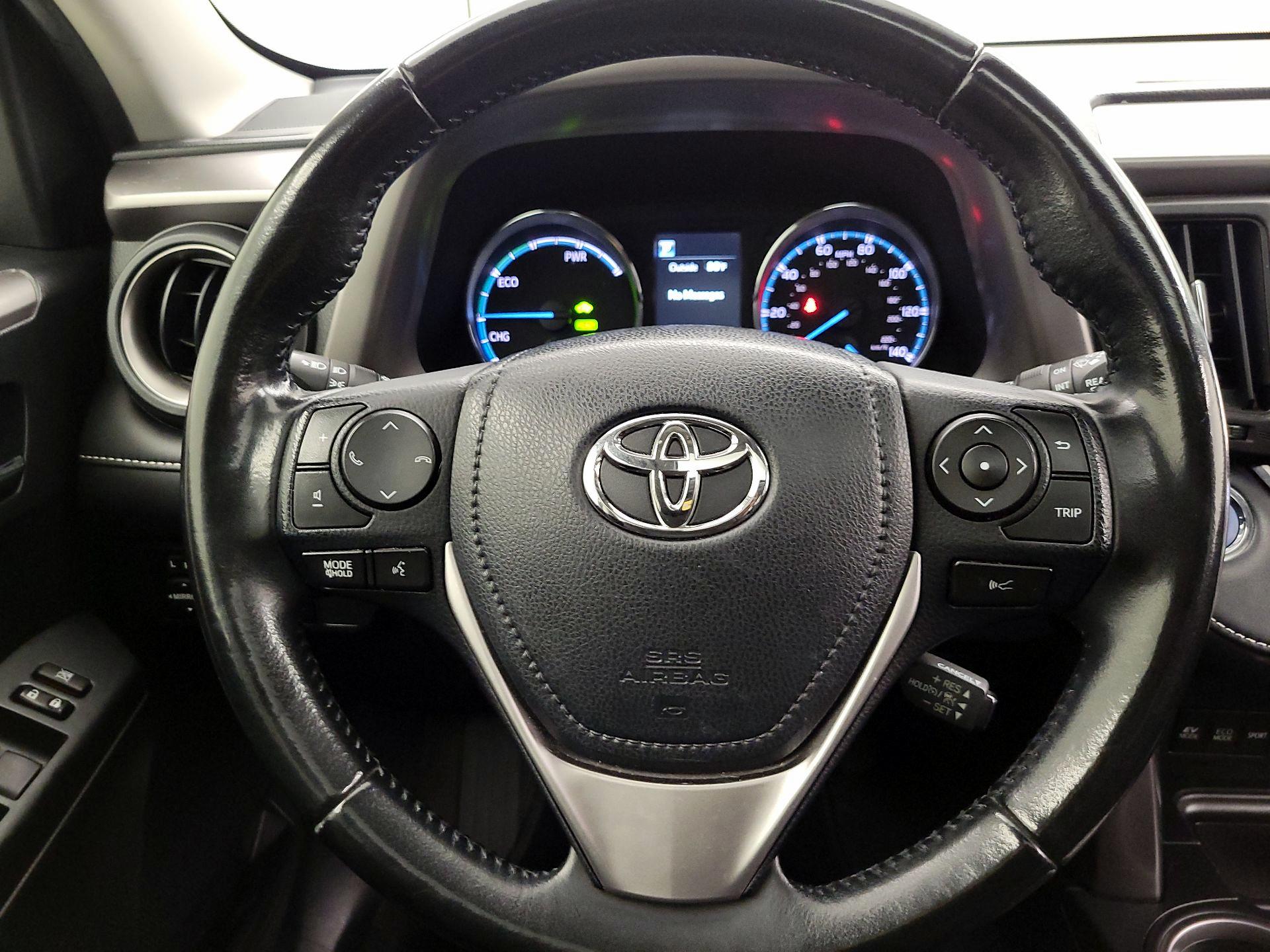 Thumbnail: 2017 Toyota RAV4 - 10