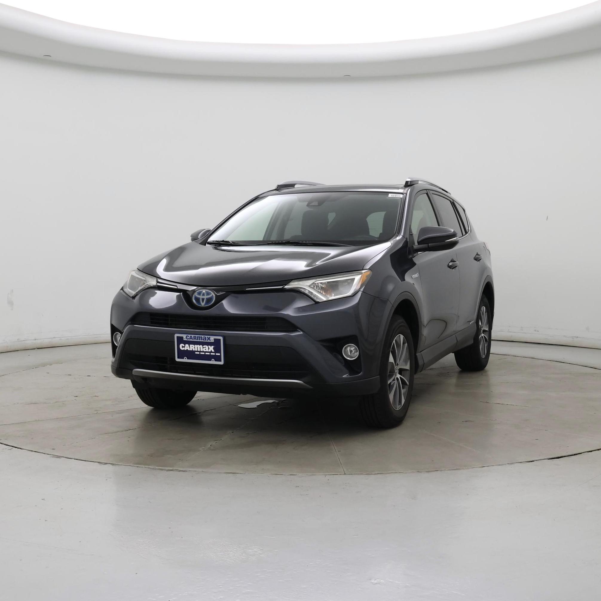Thumbnail: 2017 Toyota RAV4 - 4