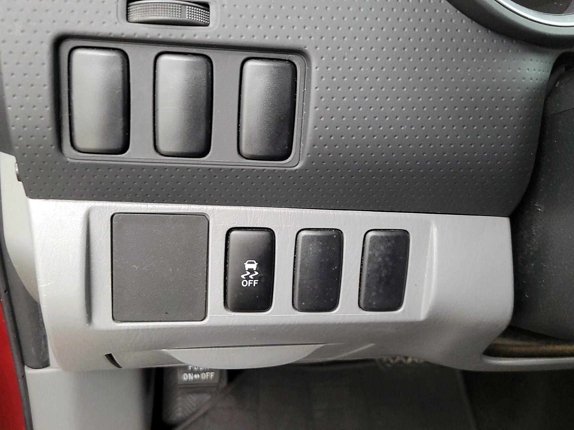 Thumbnail: 2014 Toyota Tacoma - 13