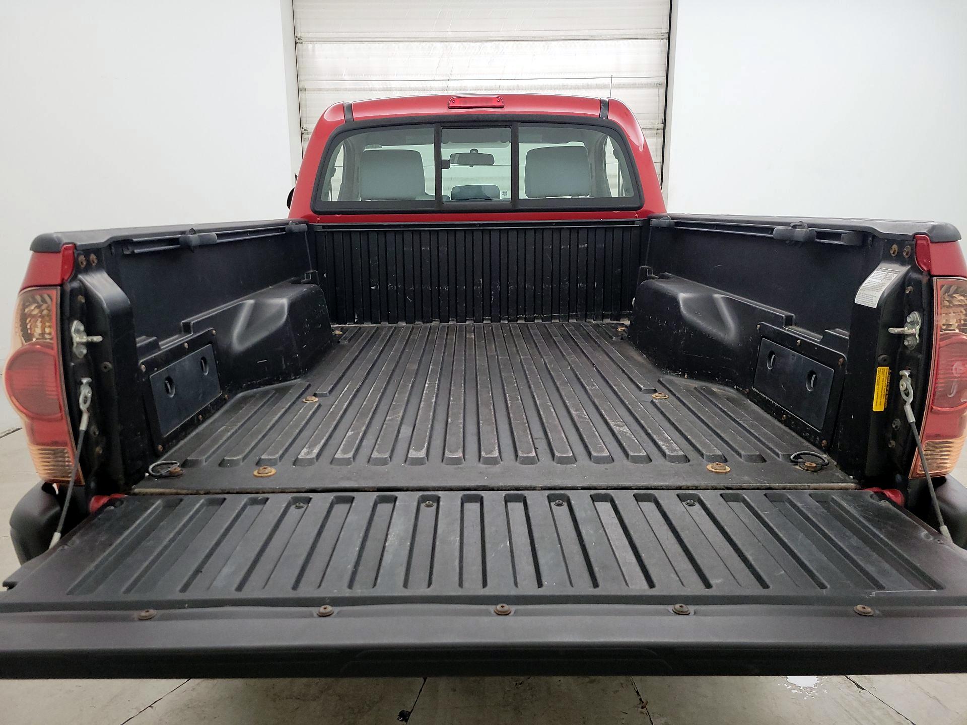 Thumbnail: 2014 Toyota Tacoma - 18