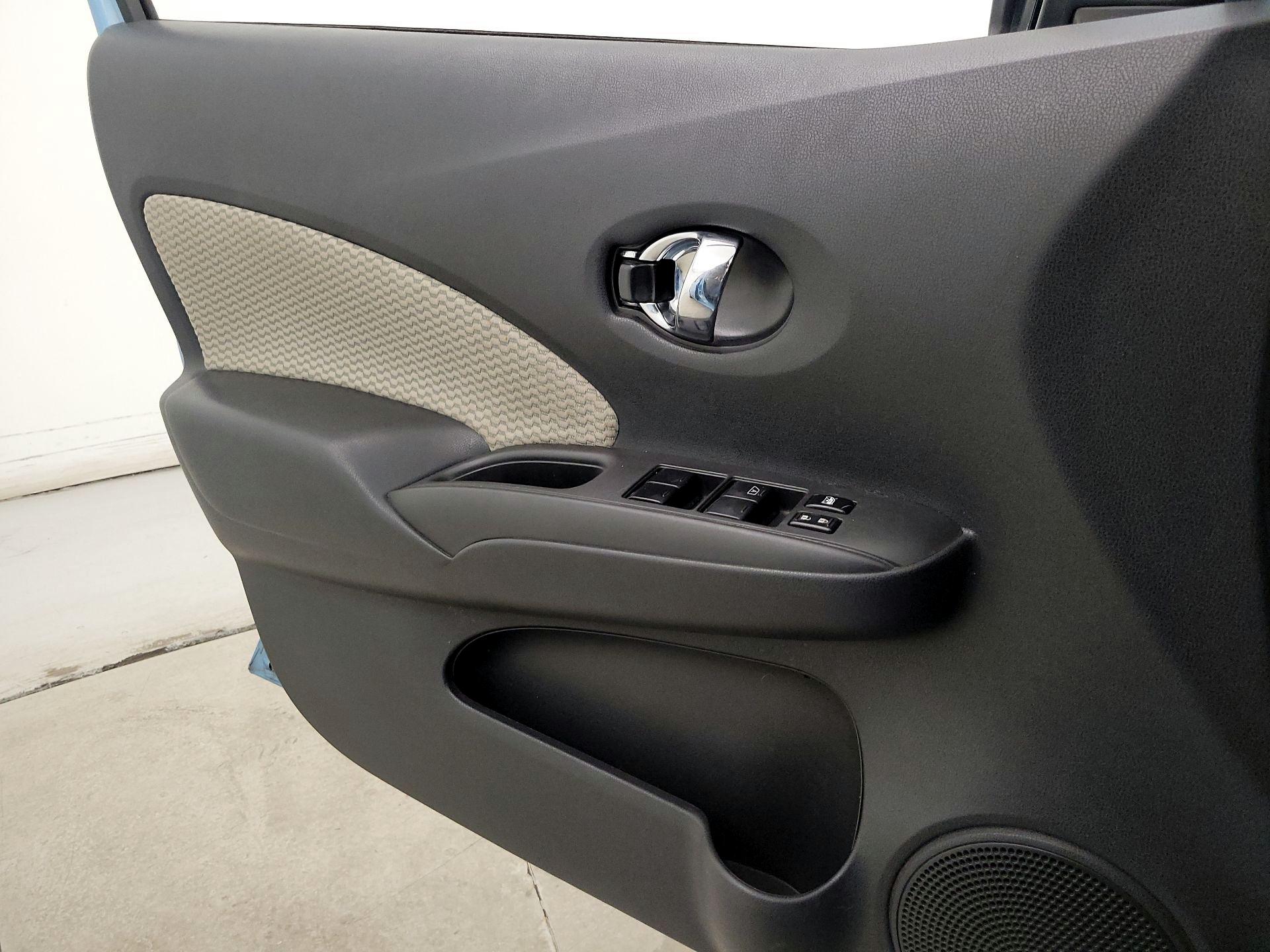 Thumbnail: 2015 Nissan Versa Note - 12