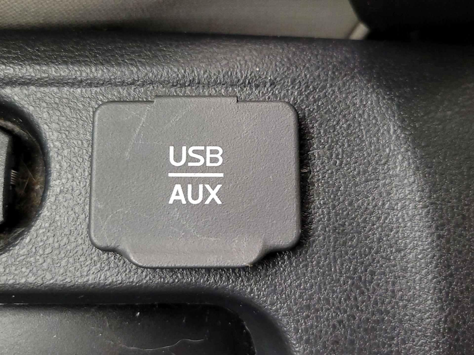 Thumbnail: 2015 Nissan Versa Note - 18