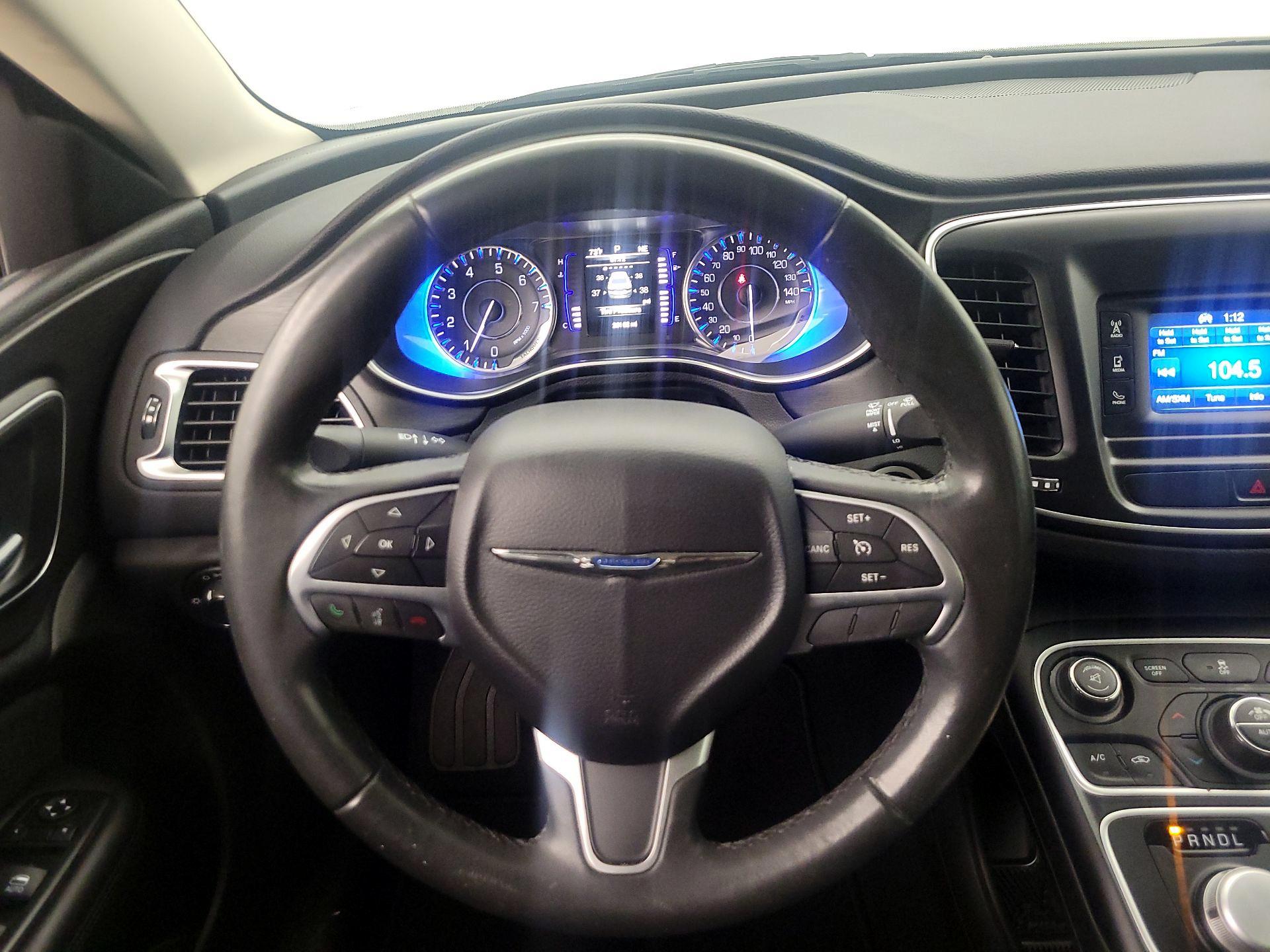 Thumbnail: 2015 Chrysler 200 - 10