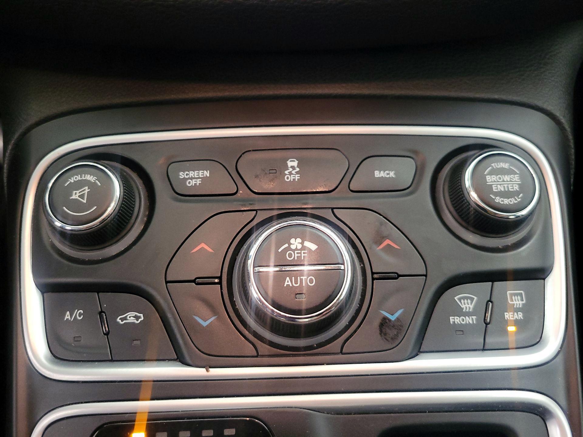 Thumbnail: 2015 Chrysler 200 - 16