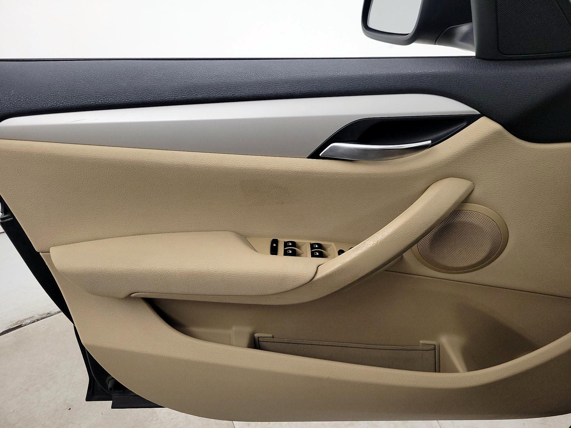 Thumbnail: 2015 BMW X1 - 12