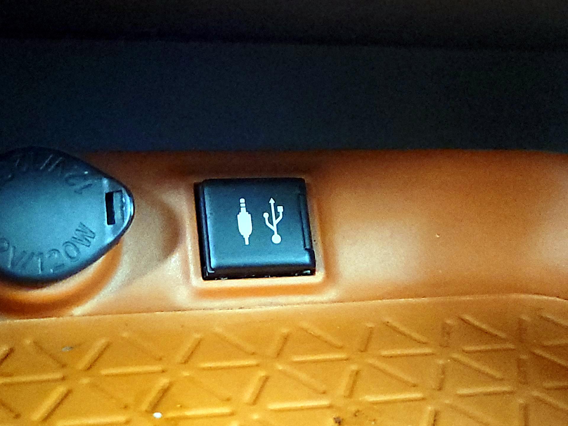 Thumbnail: 2019 Toyota RAV4 - 18