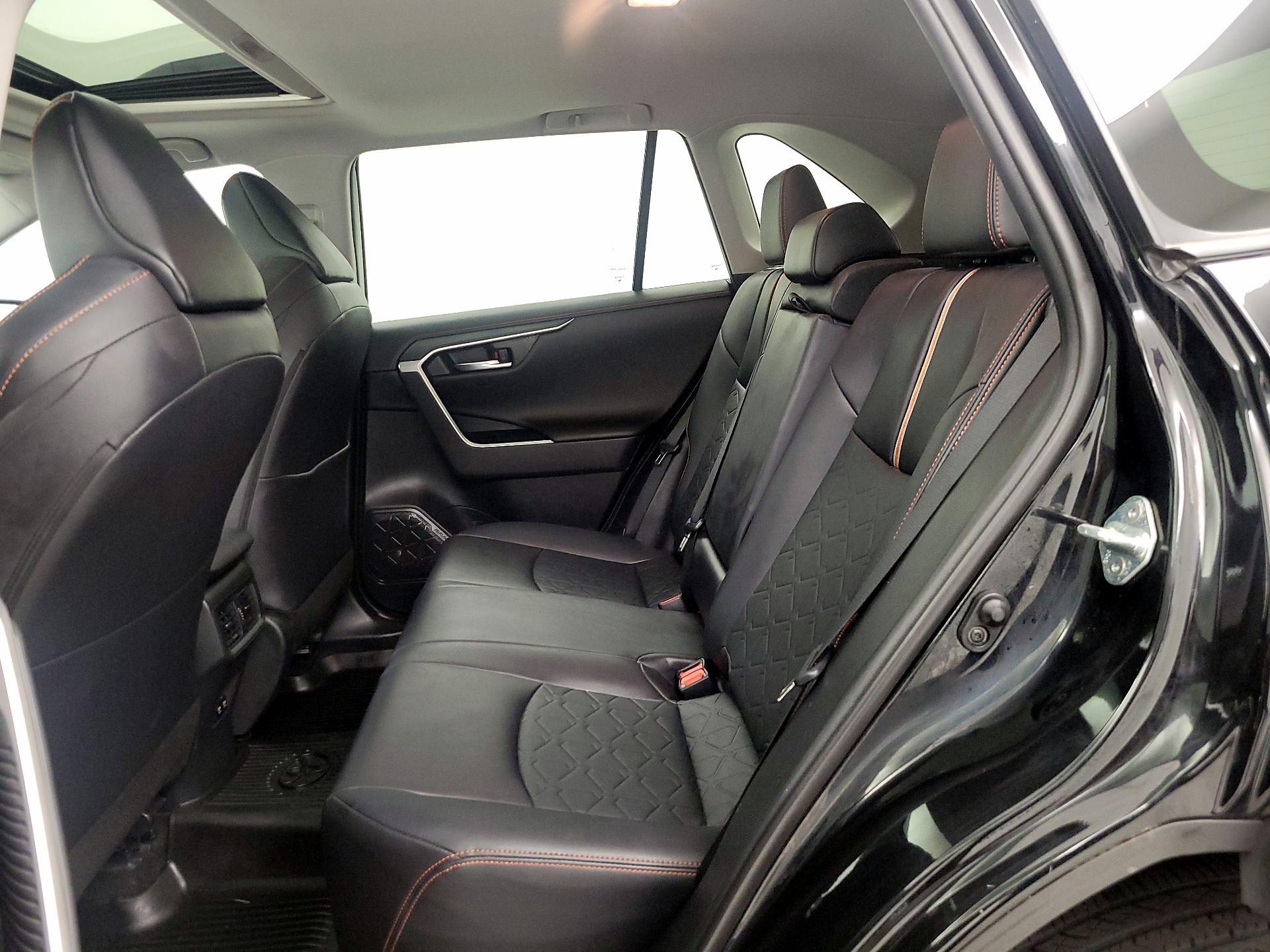 Thumbnail: 2019 Toyota RAV4 - 20