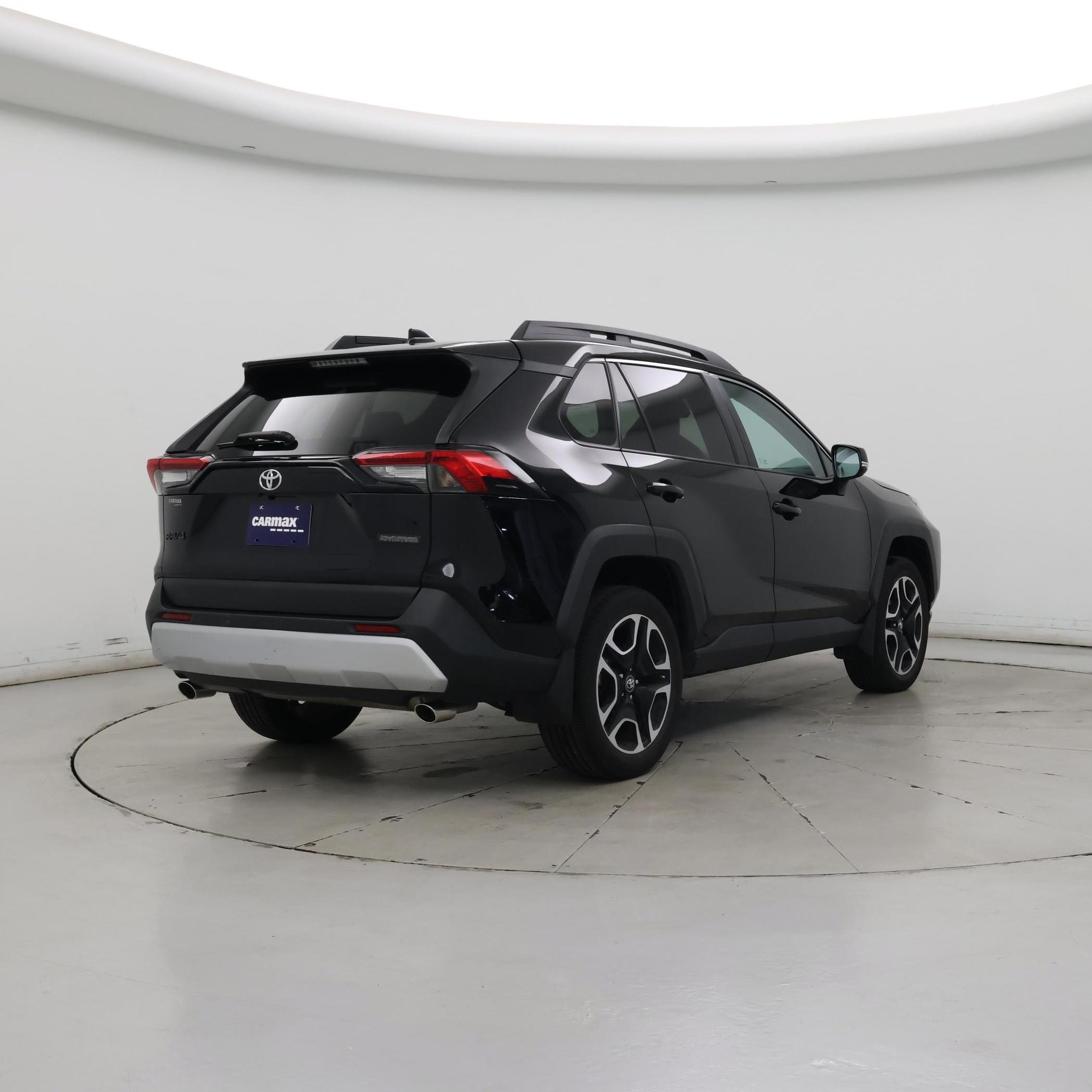 Thumbnail: 2019 Toyota RAV4 - 8