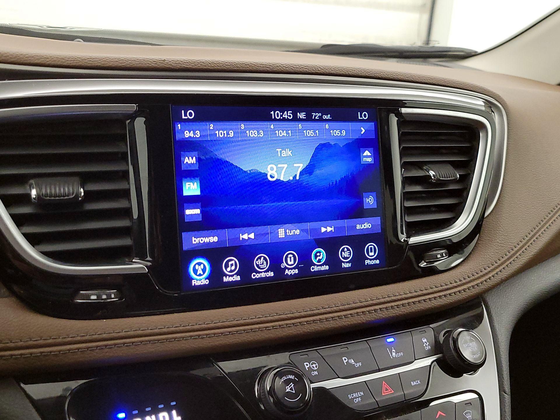 Thumbnail: 2017 Chrysler Pacifica - 16