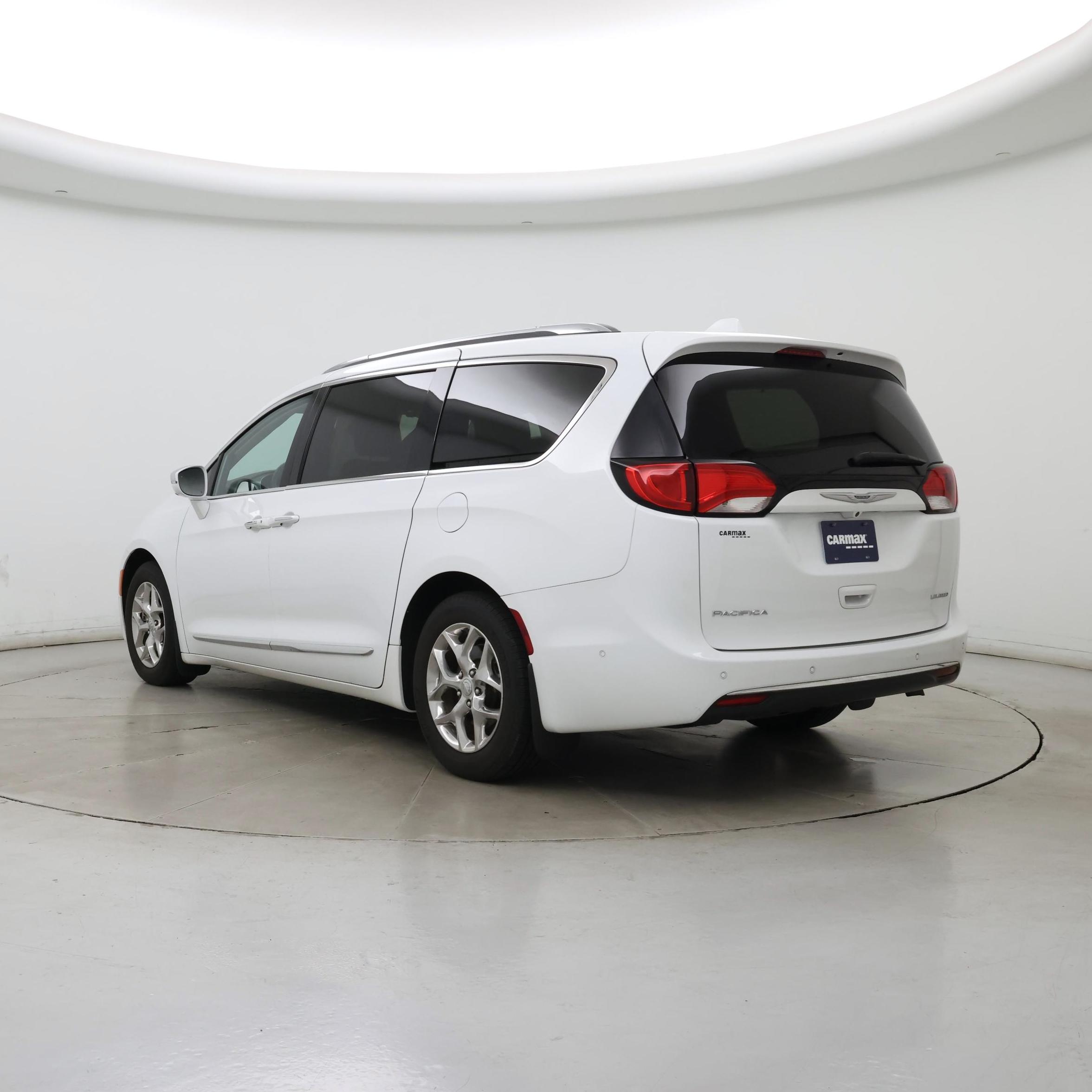 Thumbnail: 2017 Chrysler Pacifica - 2