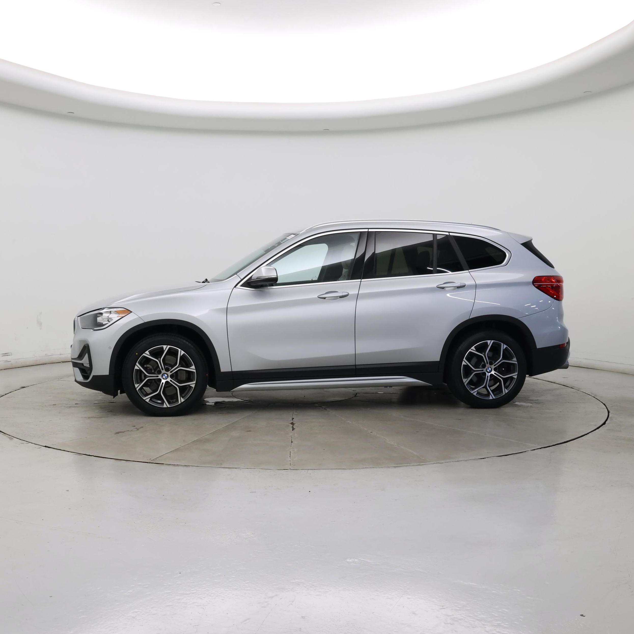 Thumbnail: 2020 BMW X1 - 3