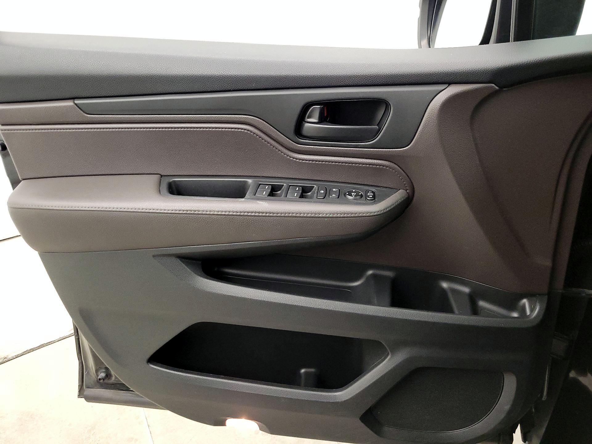 Thumbnail: 2018 Honda Odyssey - 12