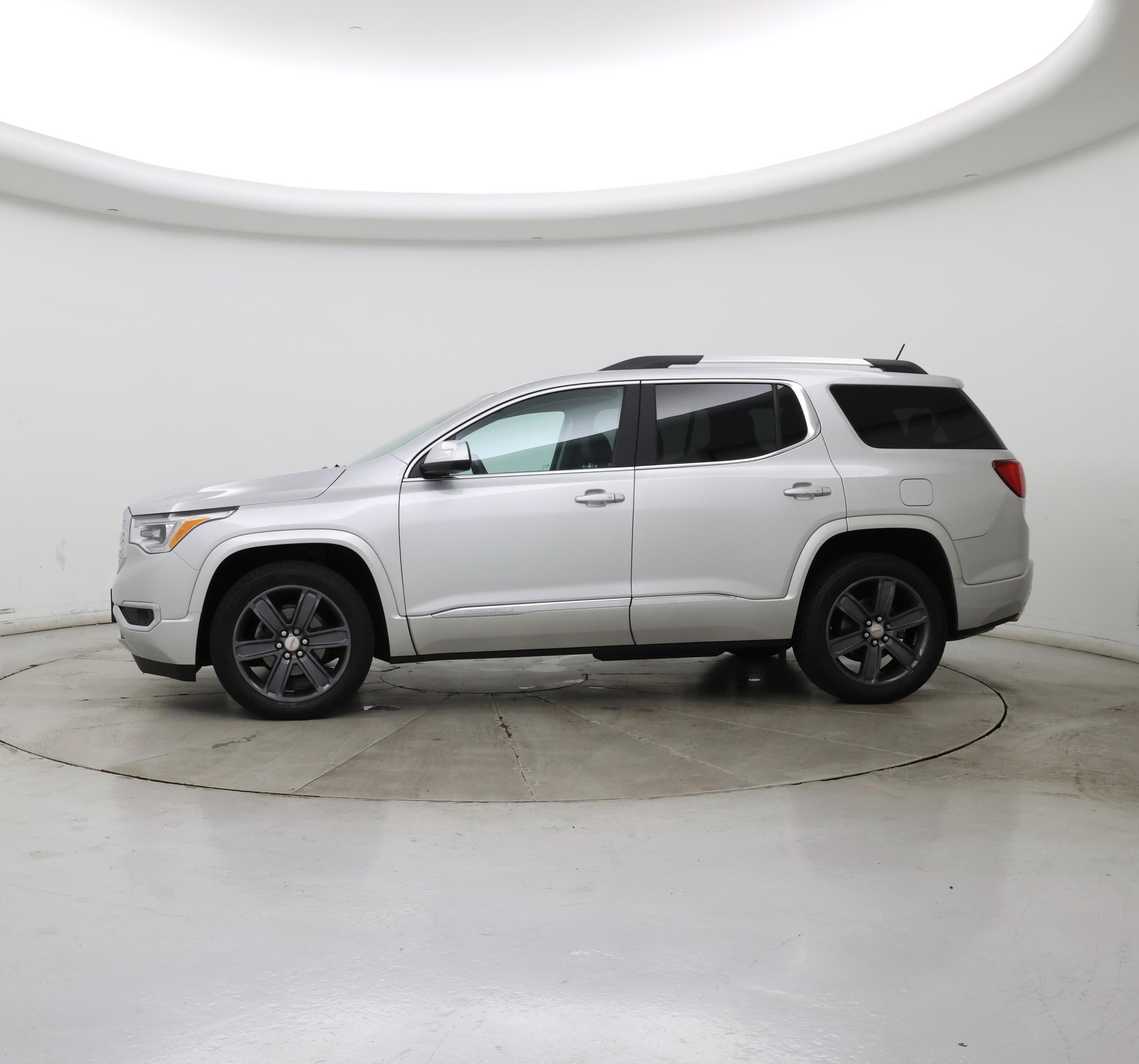 Thumbnail: 2017 GMC Acadia - 3