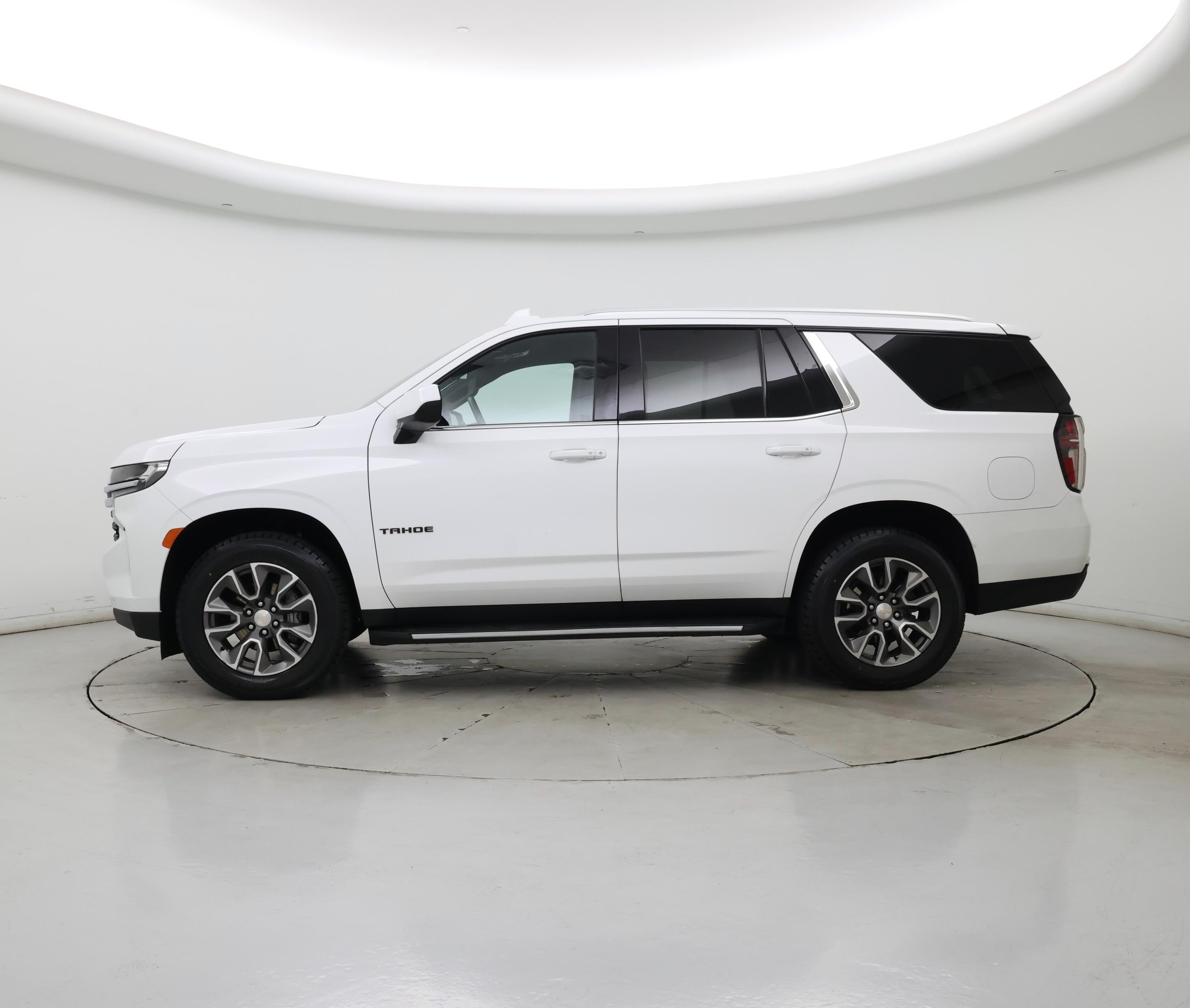 Thumbnail: 2022 Chevrolet Tahoe - 3