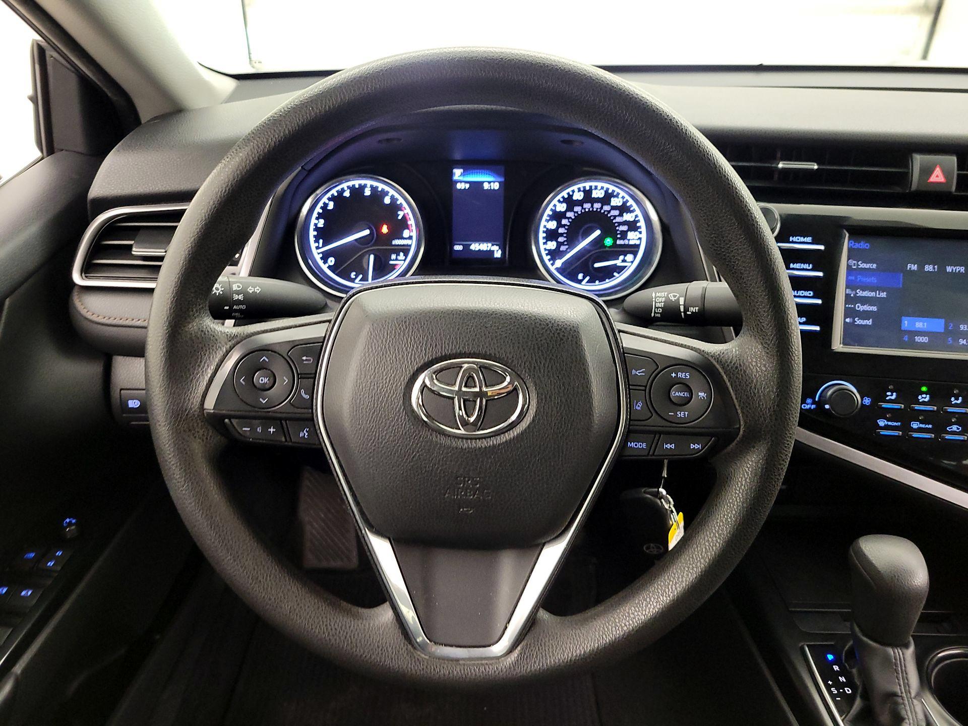 Thumbnail: 2019 Toyota Camry - 10