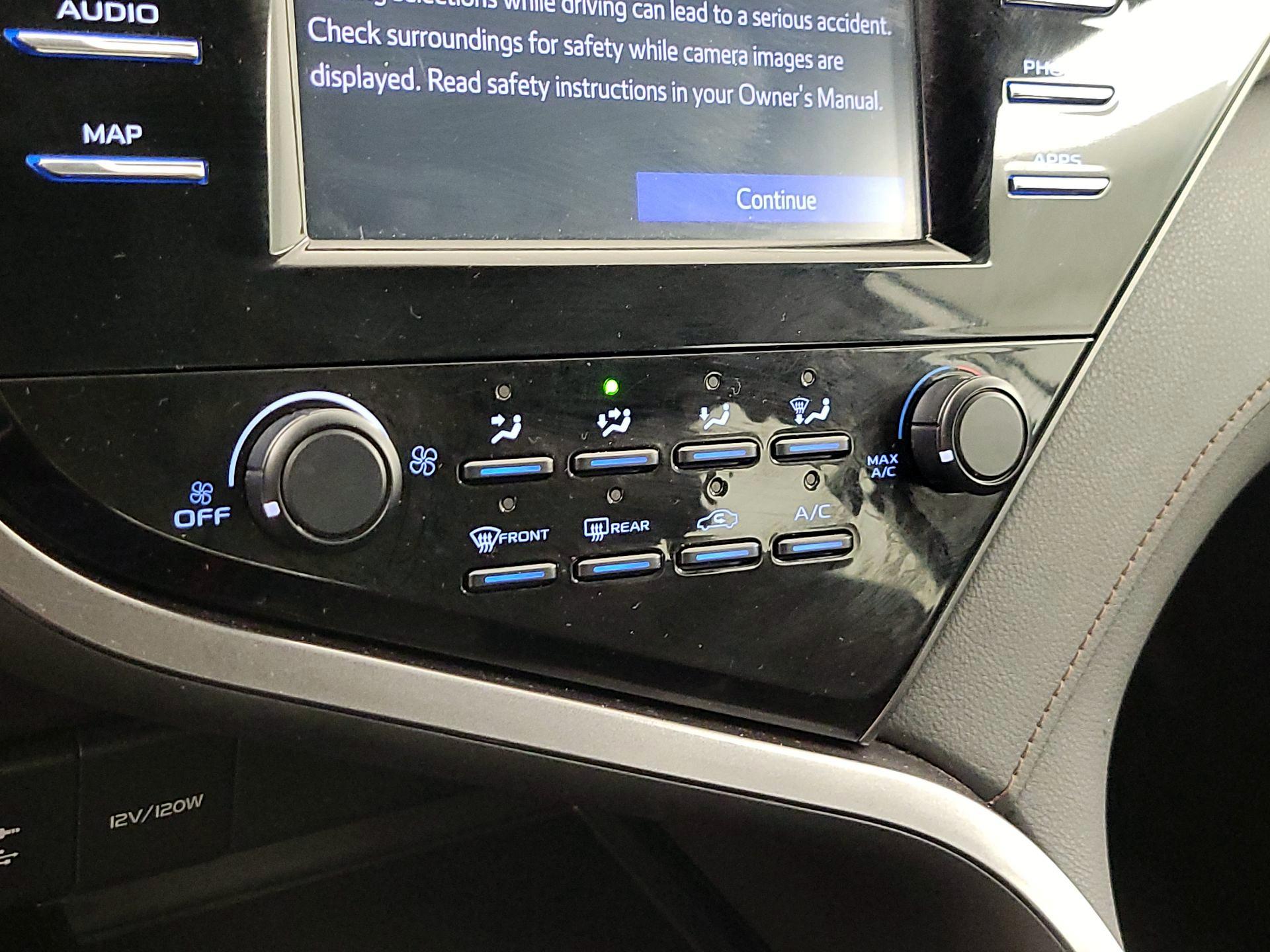 Thumbnail: 2019 Toyota Camry - 16