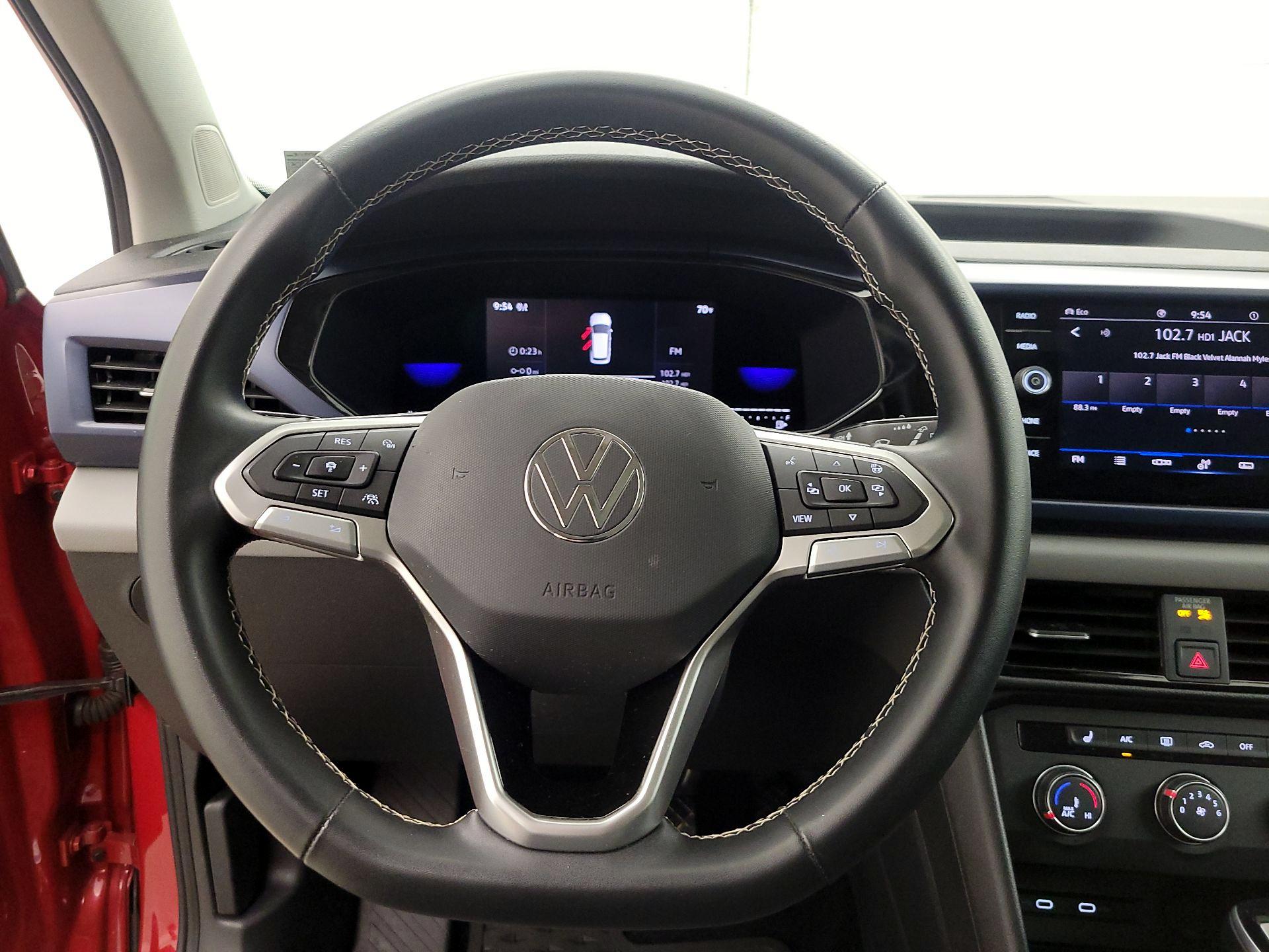 Thumbnail: 2022 Volkswagen Taos - 10