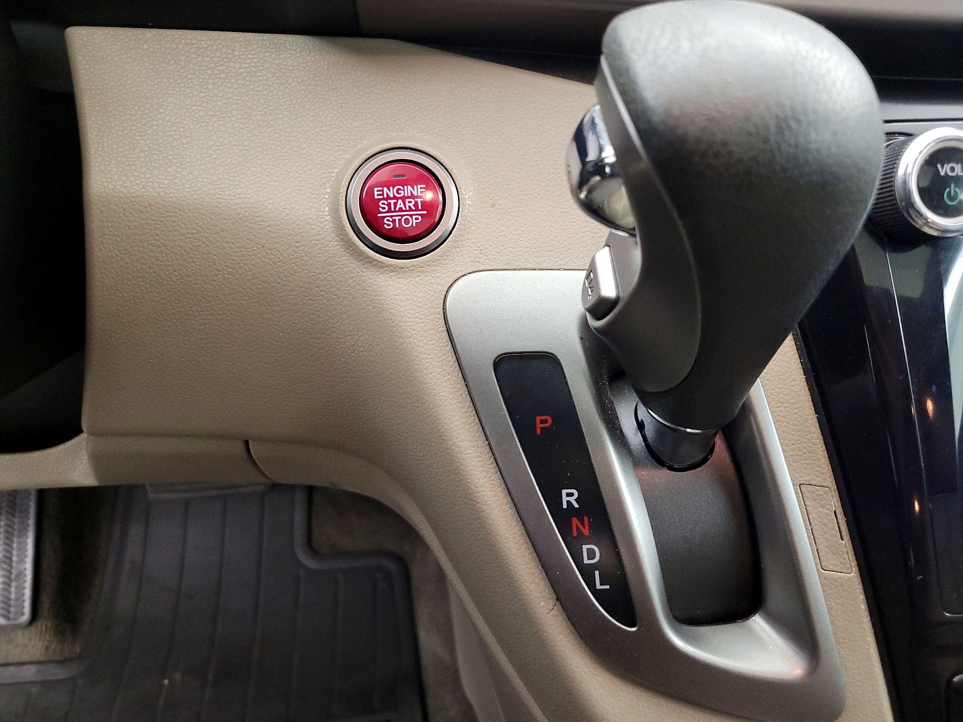 Thumbnail: 2015 Honda Odyssey - 17