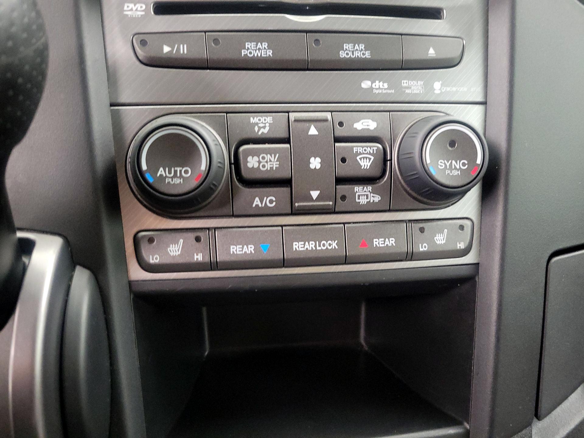 Thumbnail: 2014 Honda Pilot - 17