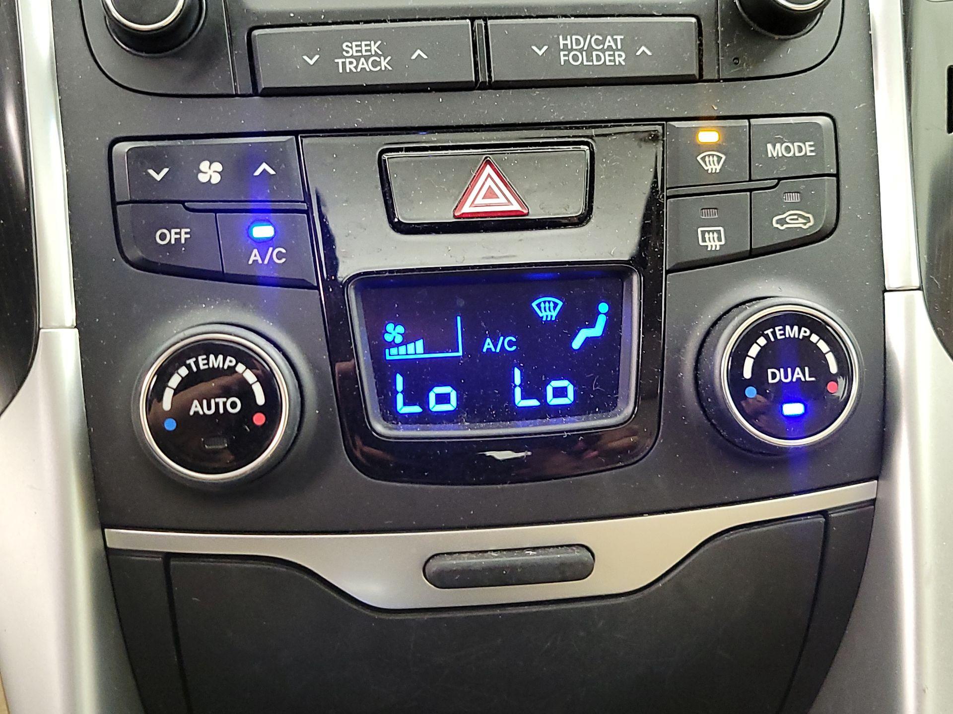 Thumbnail: 2014 Hyundai Sonata - 16