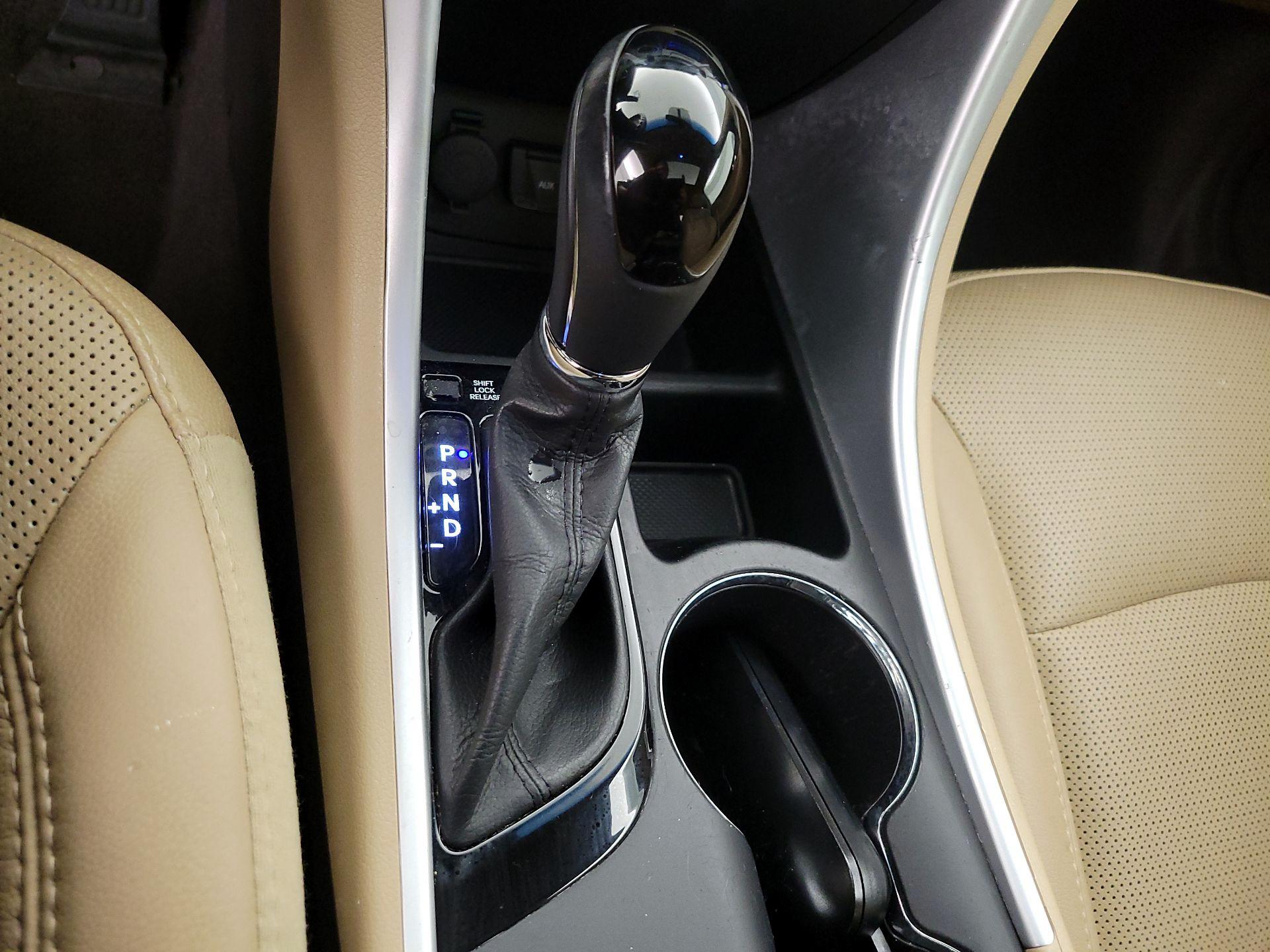 Thumbnail: 2014 Hyundai Sonata - 17