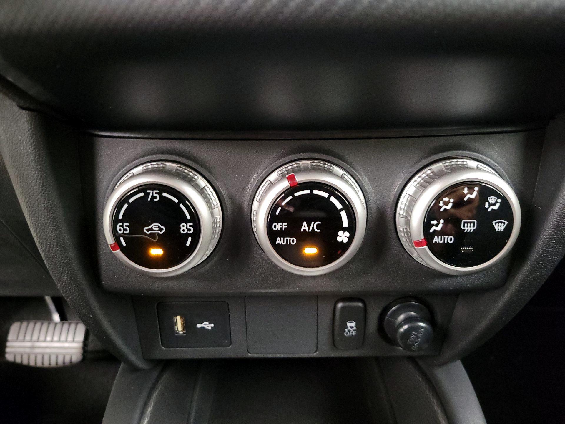 Thumbnail: 2020 Mitsubishi Outlander Sport - 15