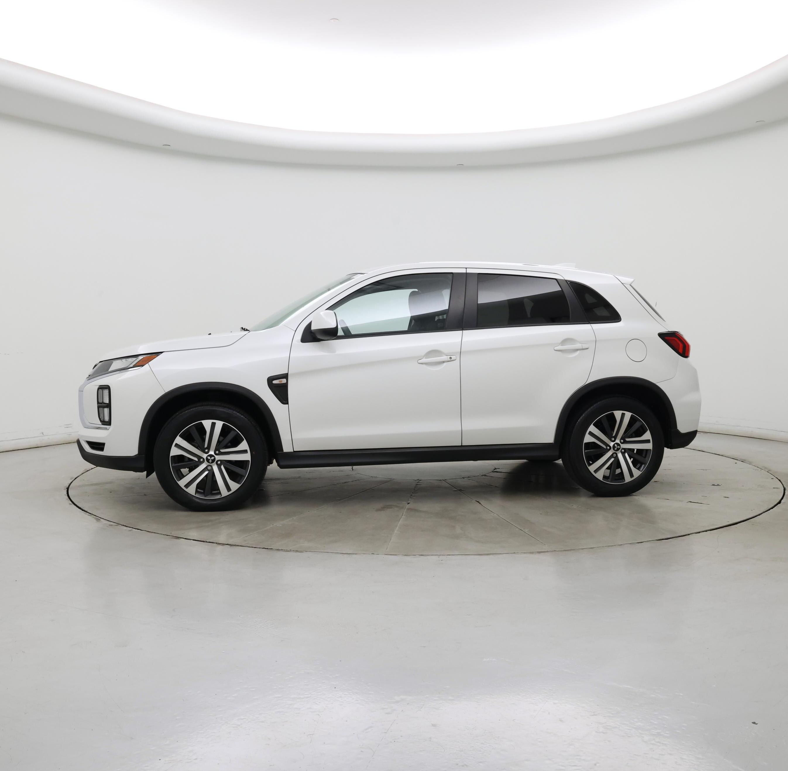 Thumbnail: 2020 Mitsubishi Outlander Sport - 3