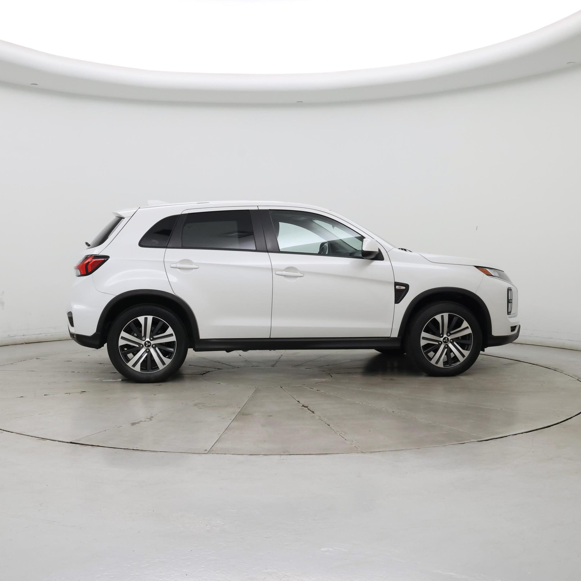 Thumbnail: 2020 Mitsubishi Outlander Sport - 7