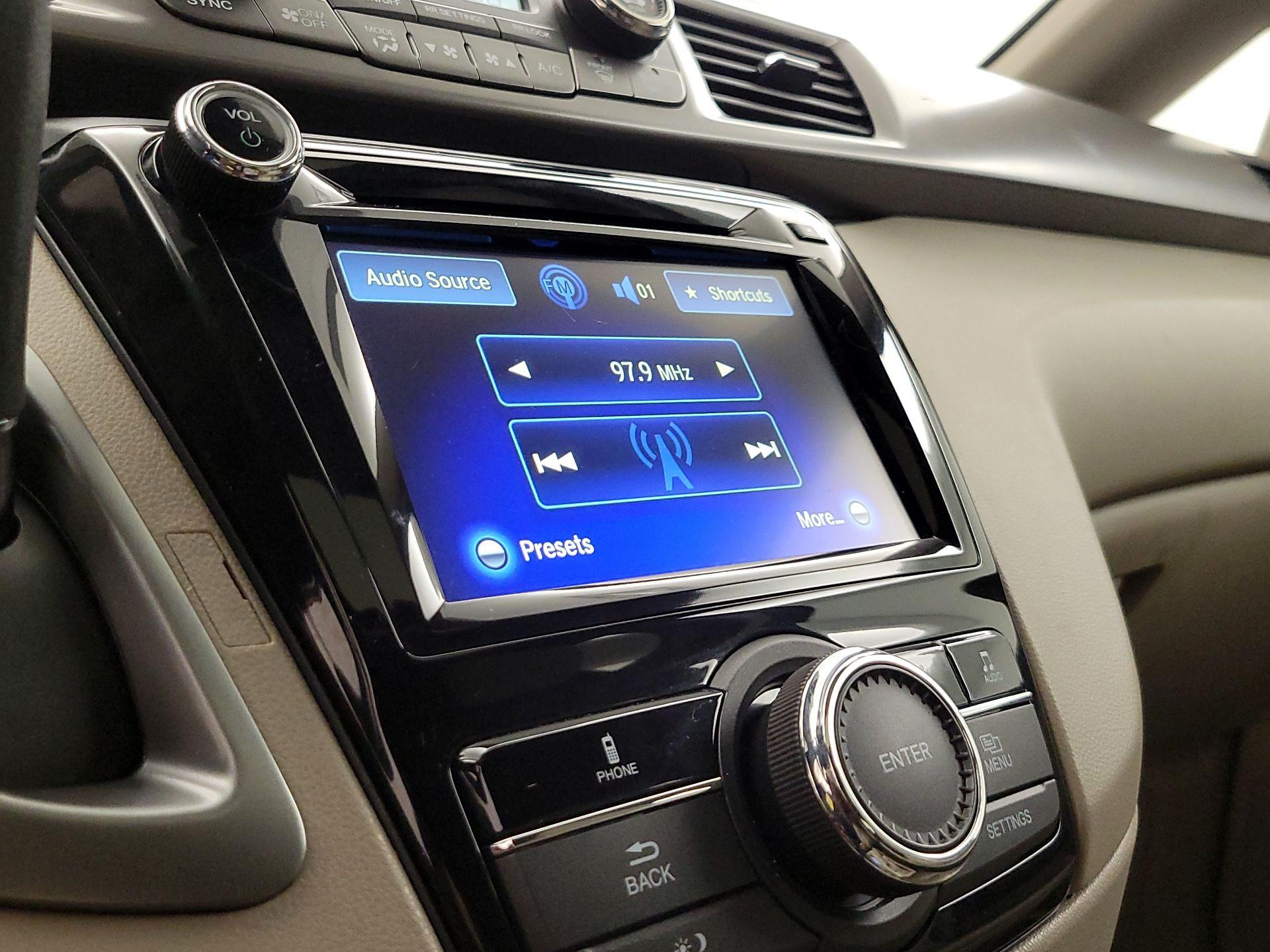 Thumbnail: 2016 Honda Odyssey - 15