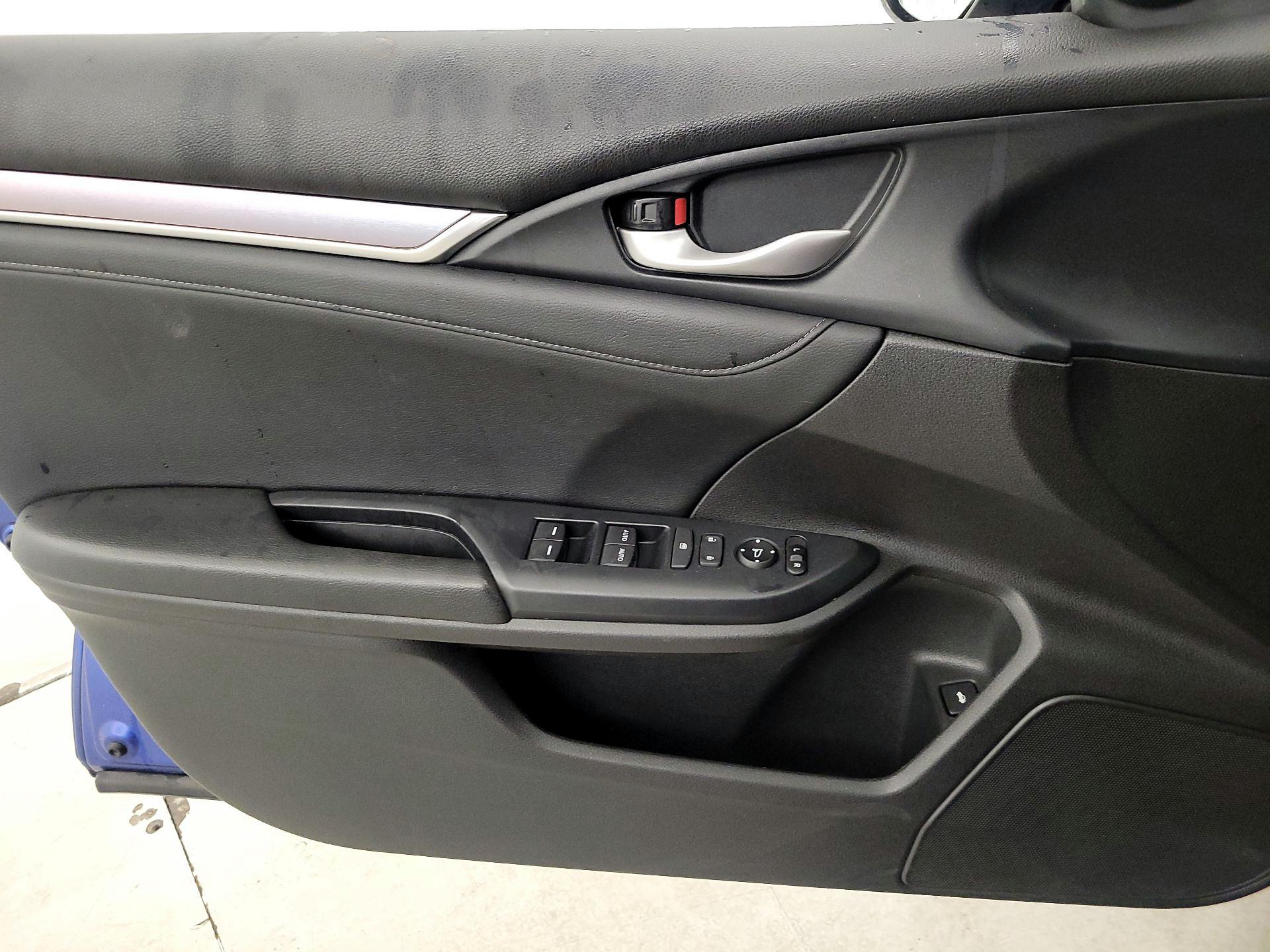 Thumbnail: 2016 Honda Civic - 12