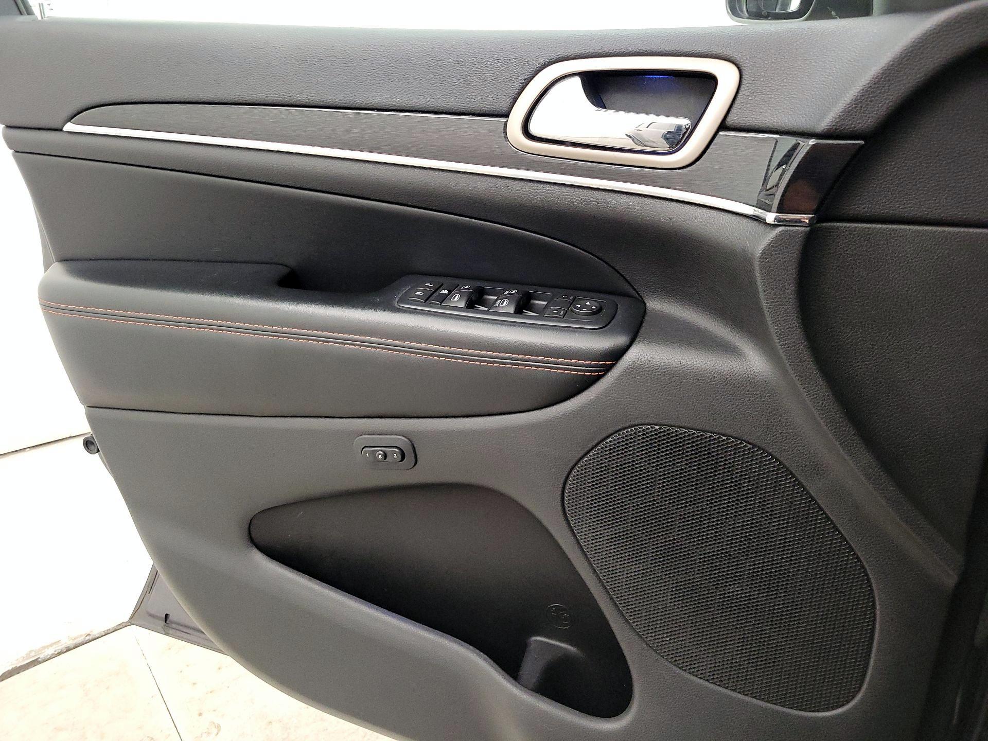 Thumbnail: 2016 Jeep Grand Cherokee - 12
